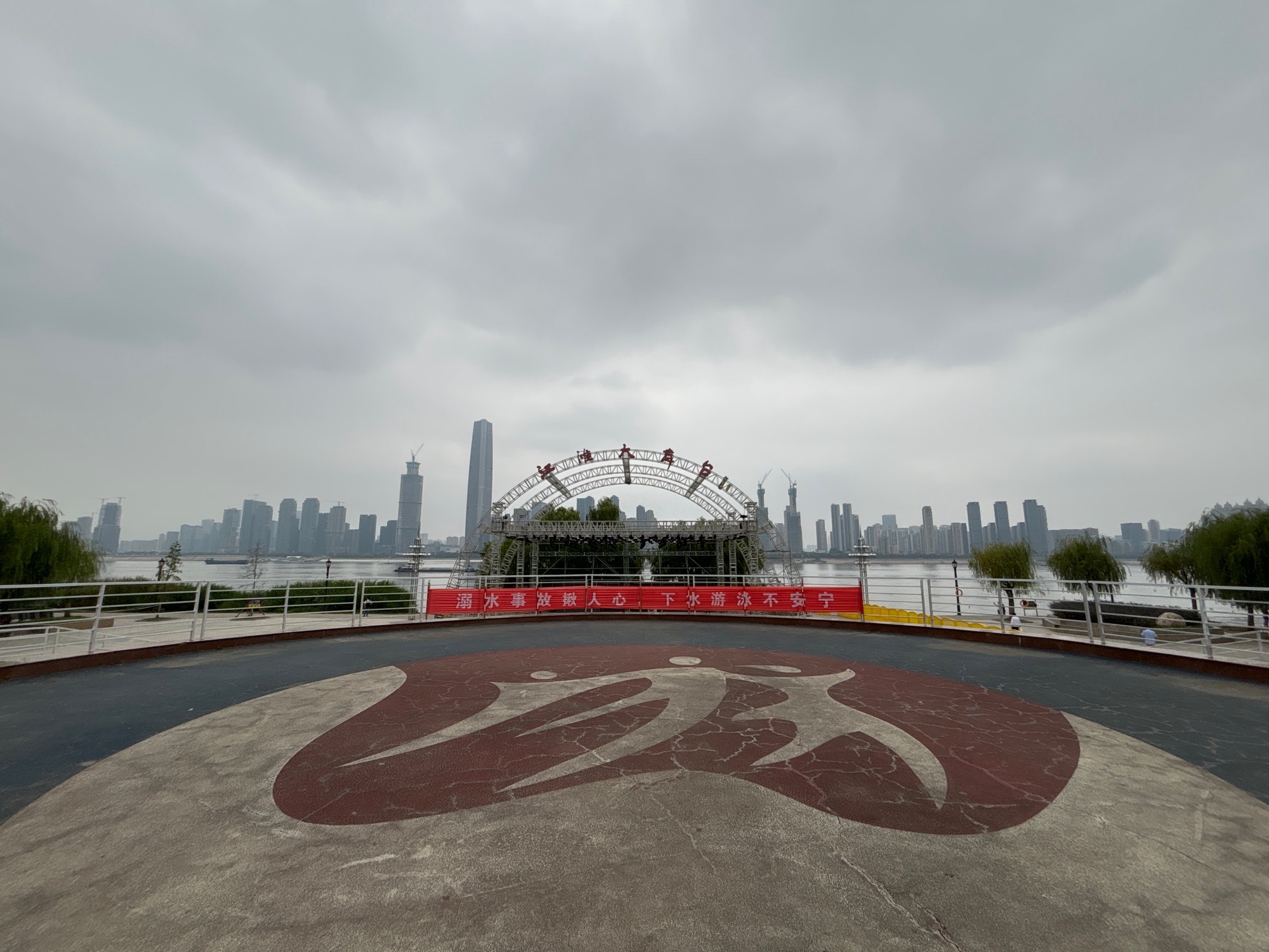 武汉江滩旅行图片 3
