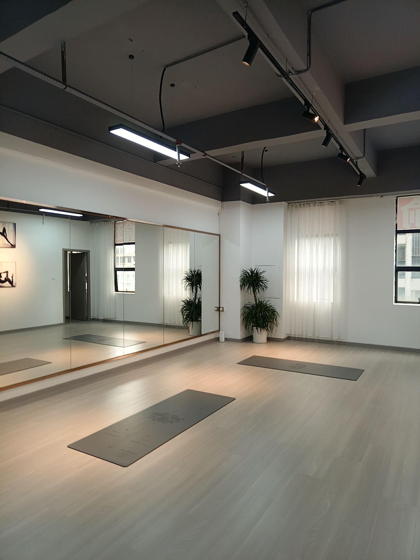 场地封面-梵熙瑜伽普拉提(中志·智谷大厦店)