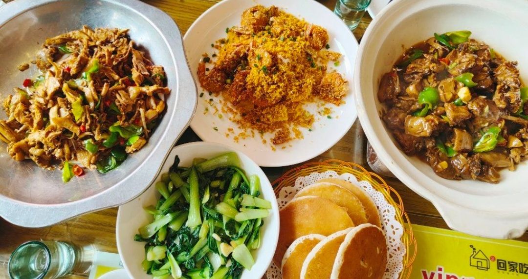 亲回家吃饭时尚餐厅(蕲春店)