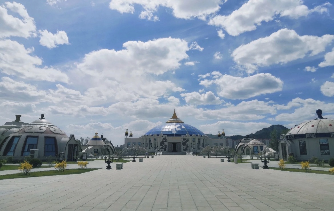 蒙亮民族风情园