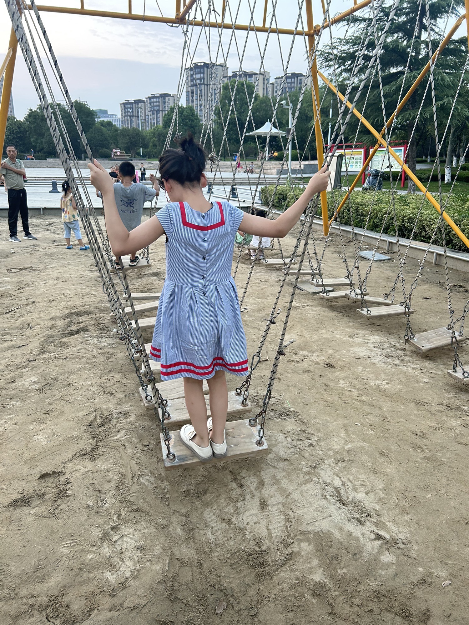定东社区文化广场旅行图片 3