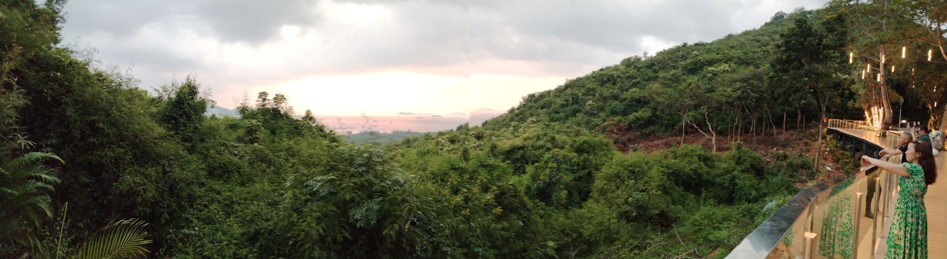 鹿回头风景区-凉亭