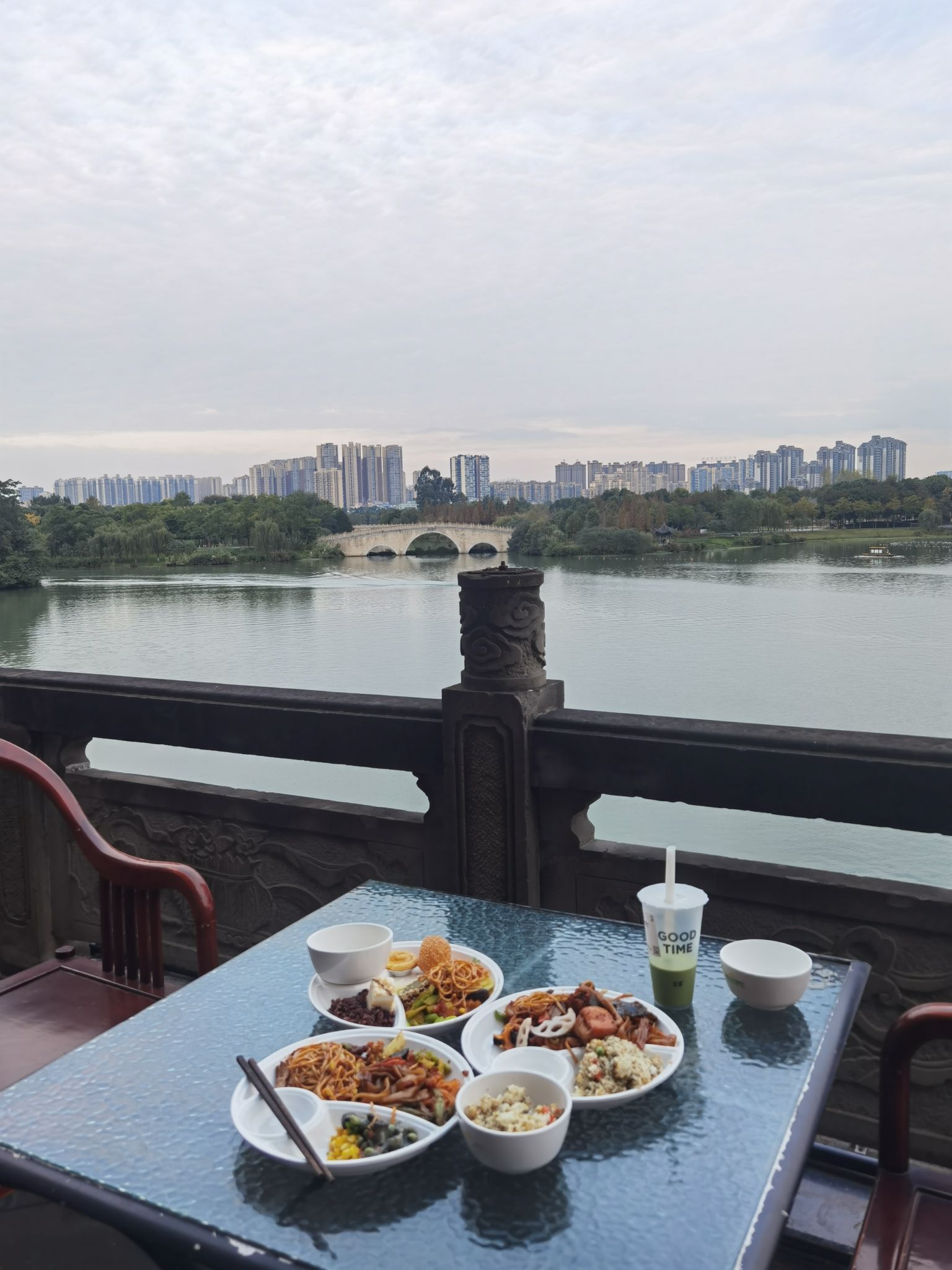 蔬养人间素食文化主题餐厅(湖滨路店)