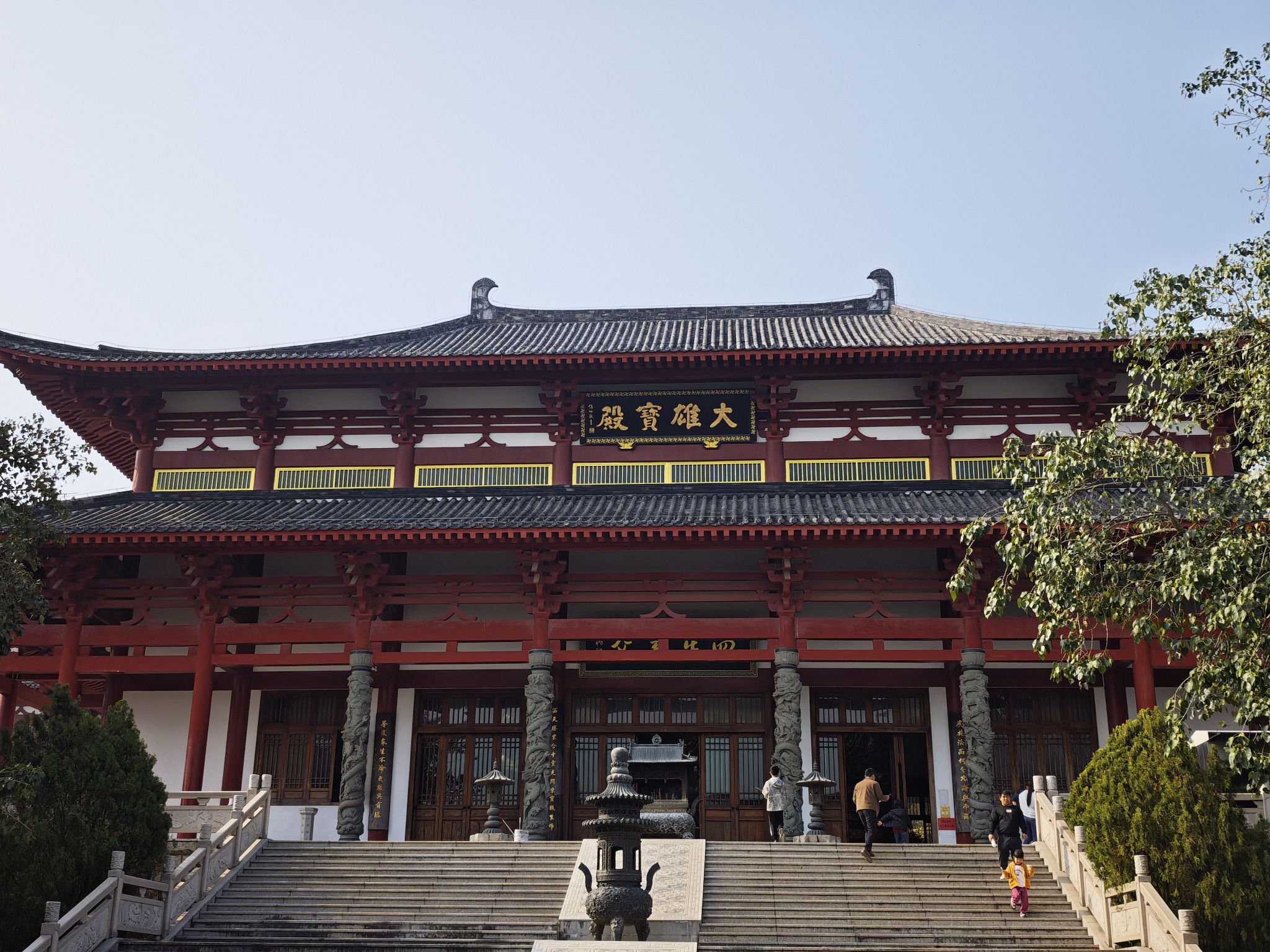 三圣殿实景照片