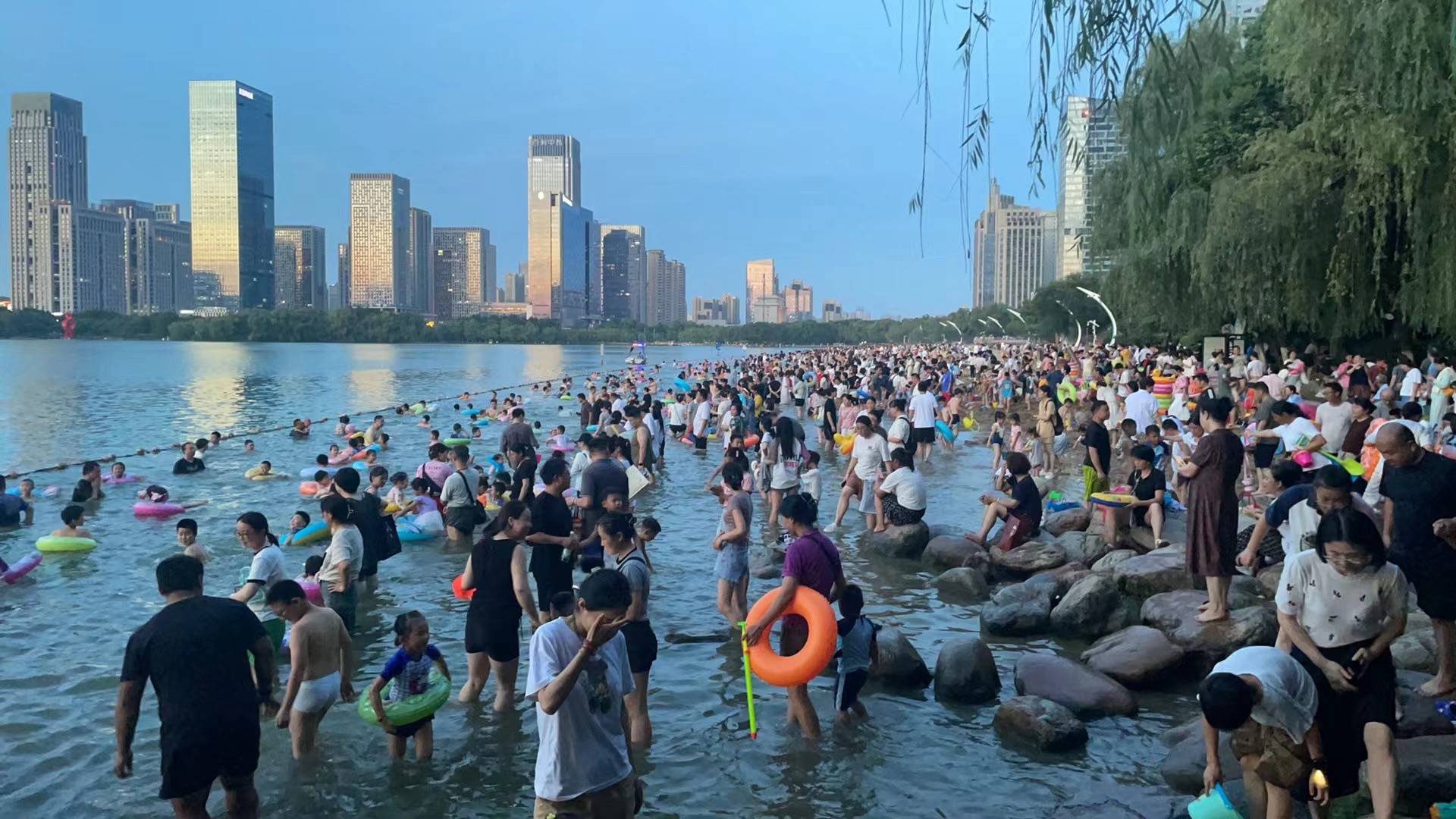 姚李镇关山中央公园旅行图片