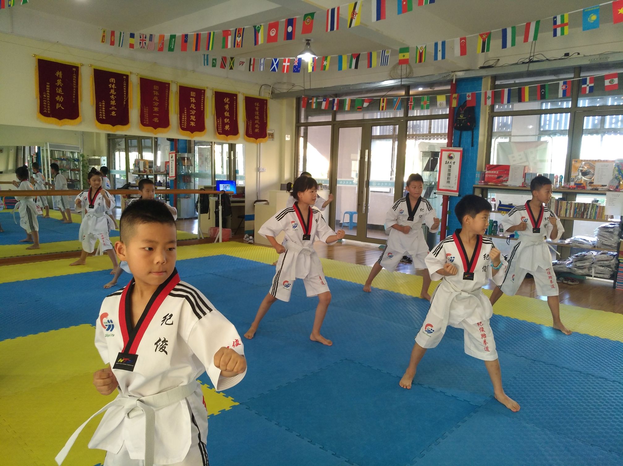 场地封面-纪俊体育俱乐部(新场店)