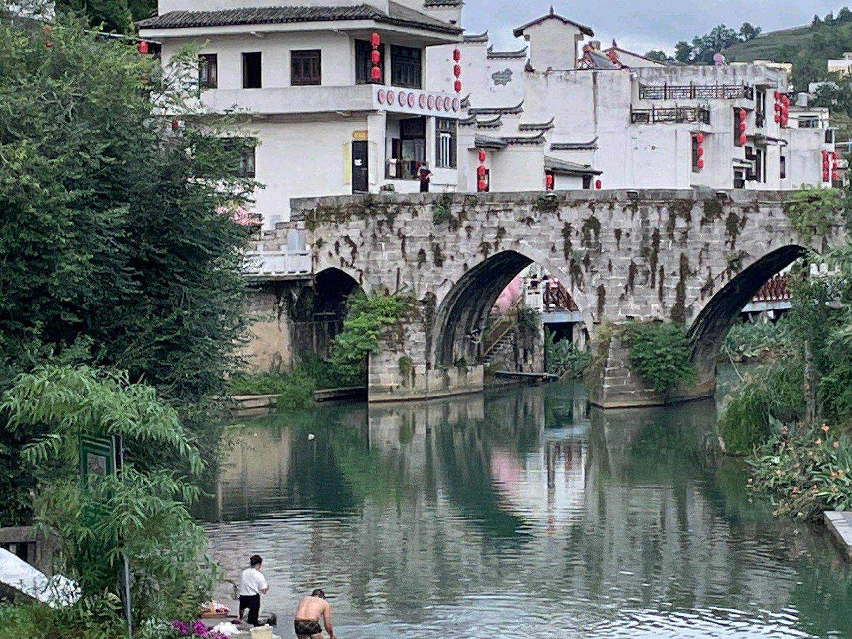 岩脚古镇太和广场旅行图片 1