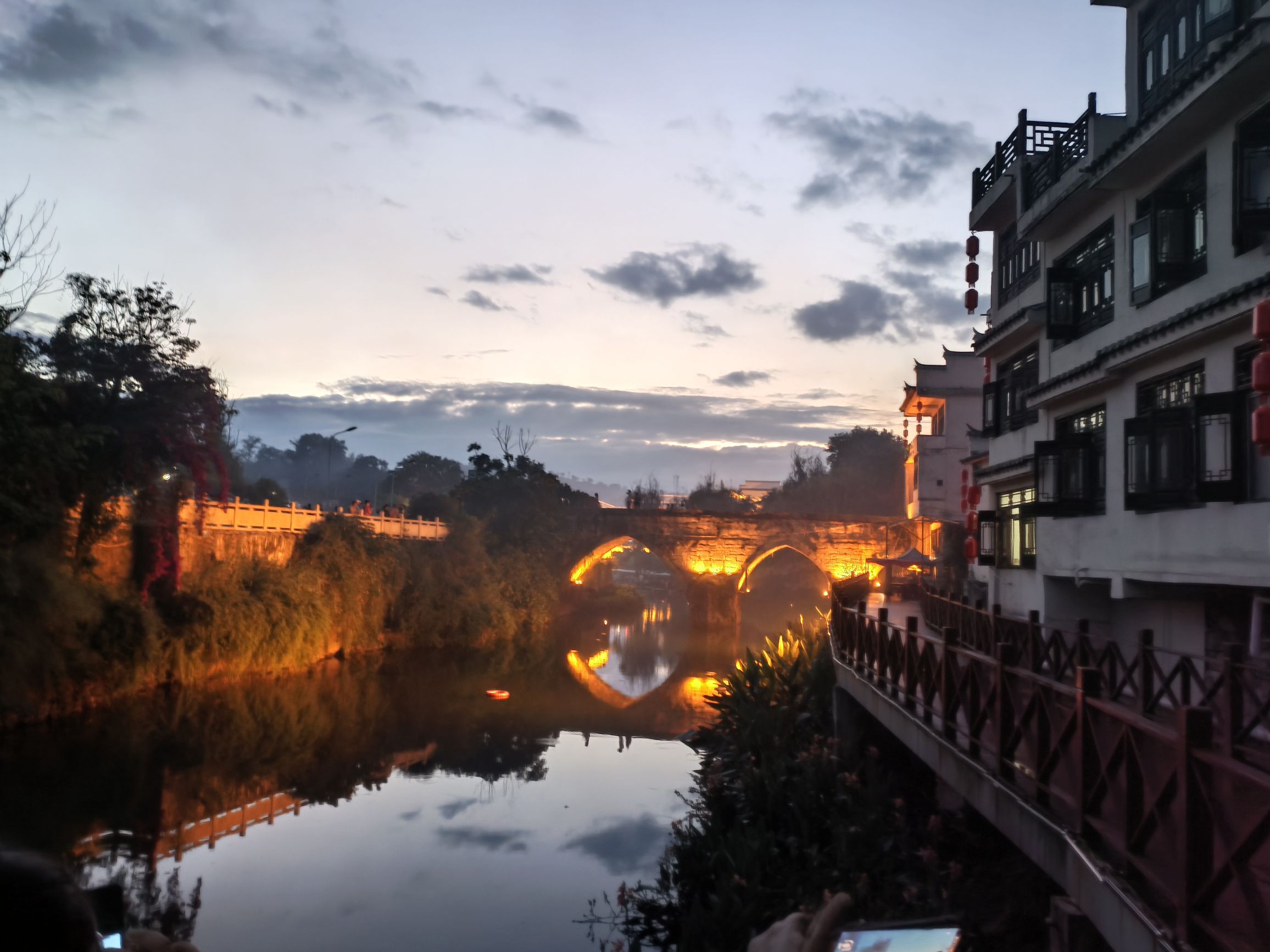 岩脚古镇太和广场旅行图片 1