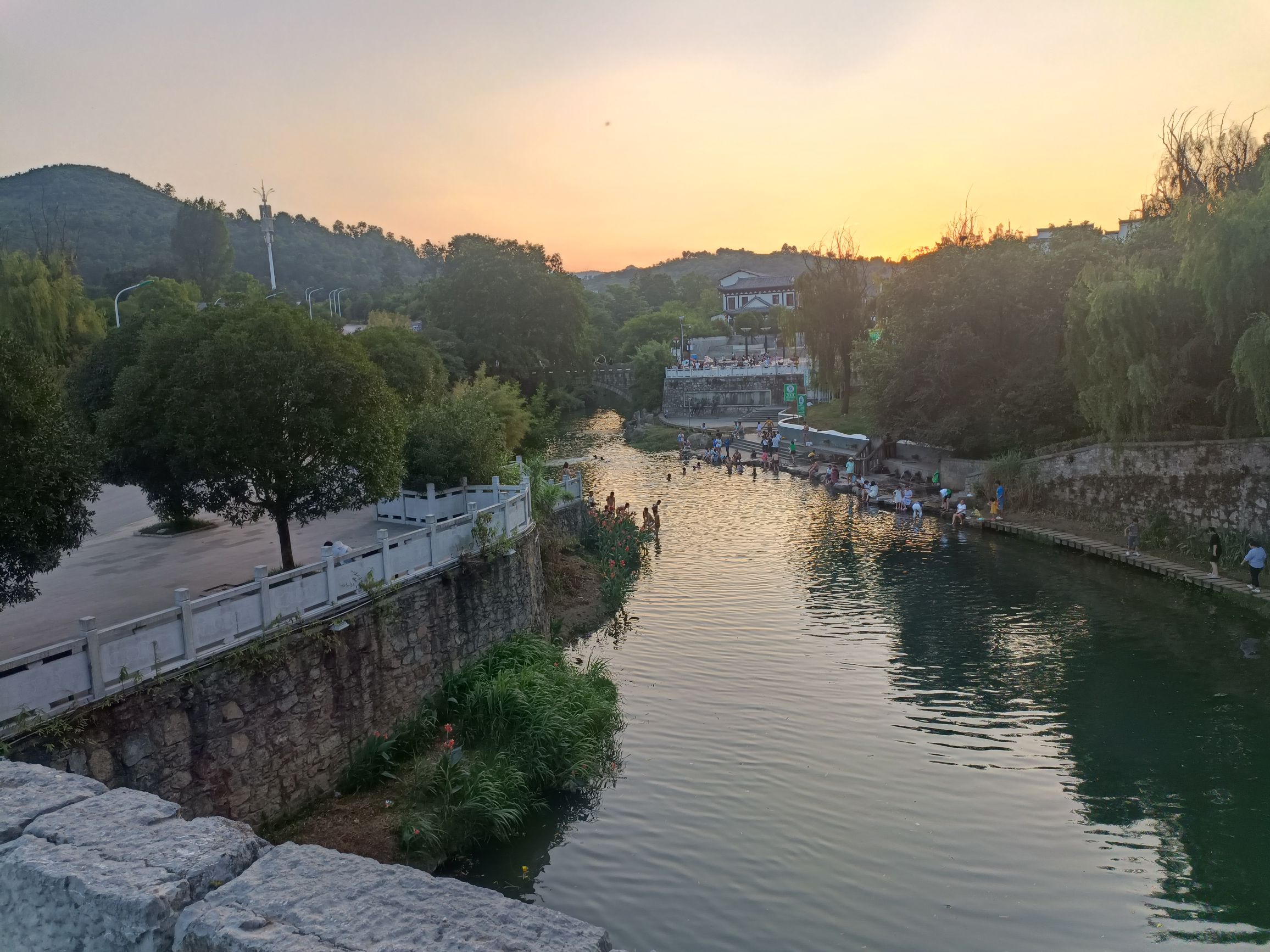 岩脚古镇太和广场旅行图片 3
