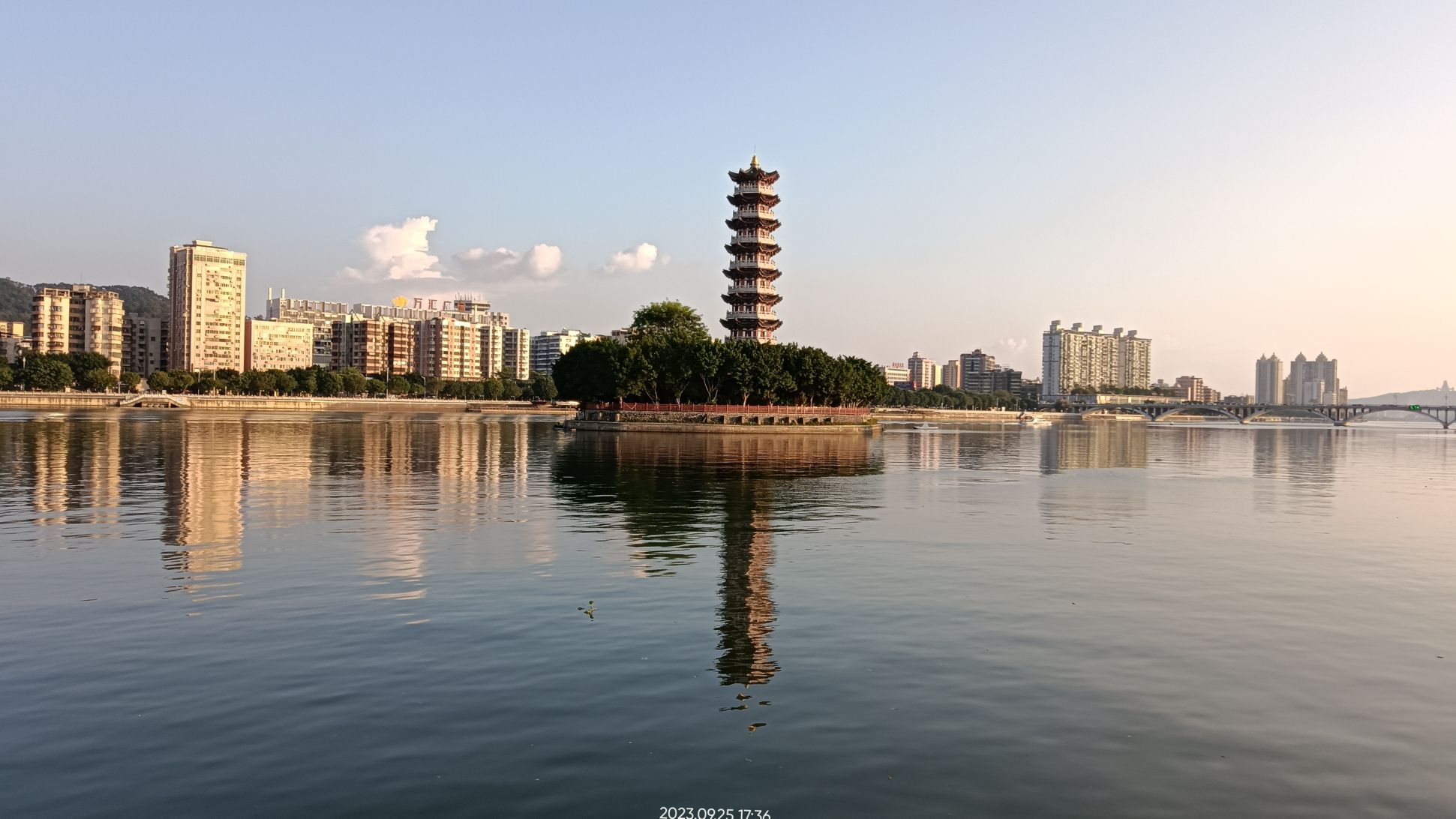 通天塔旅行图片 1