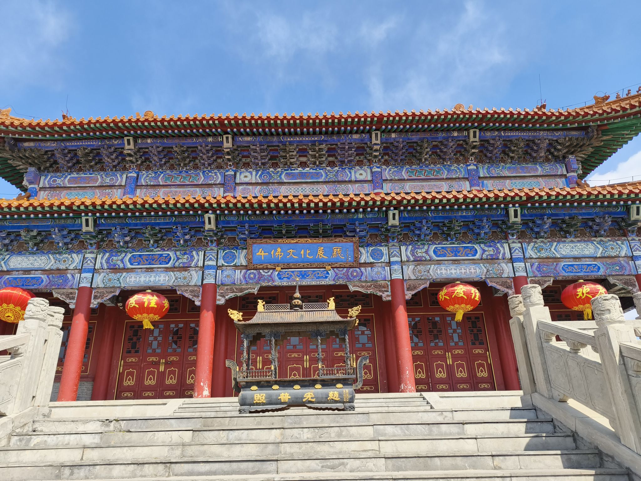 新汶龙柏园千佛殿实景照片