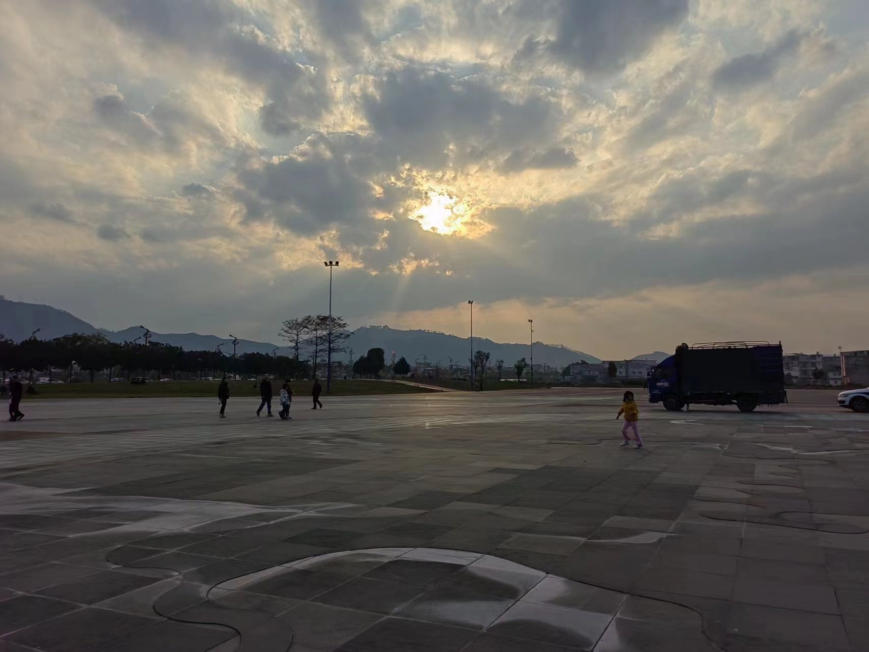 宾阳县炮龙文化广场旅行图片 1
