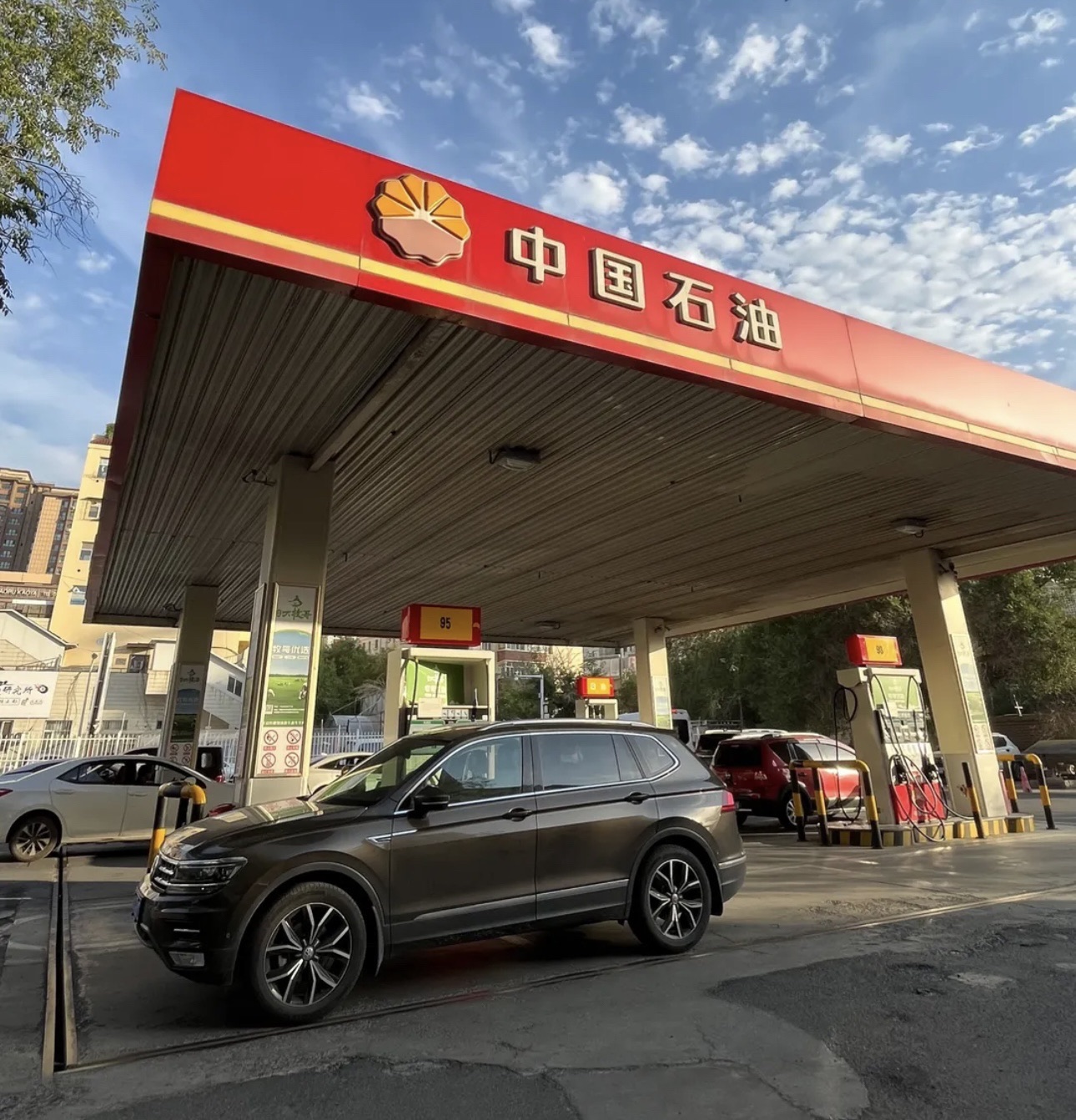 中国石油(乌鲁木齐七道湾路西加油站)