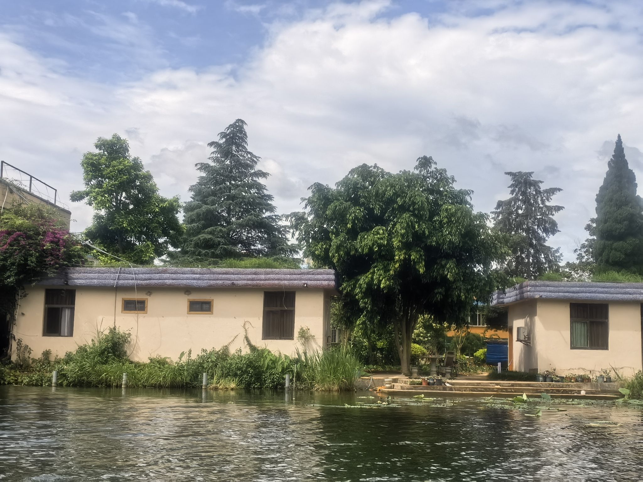 普者黑十里桃花花果山