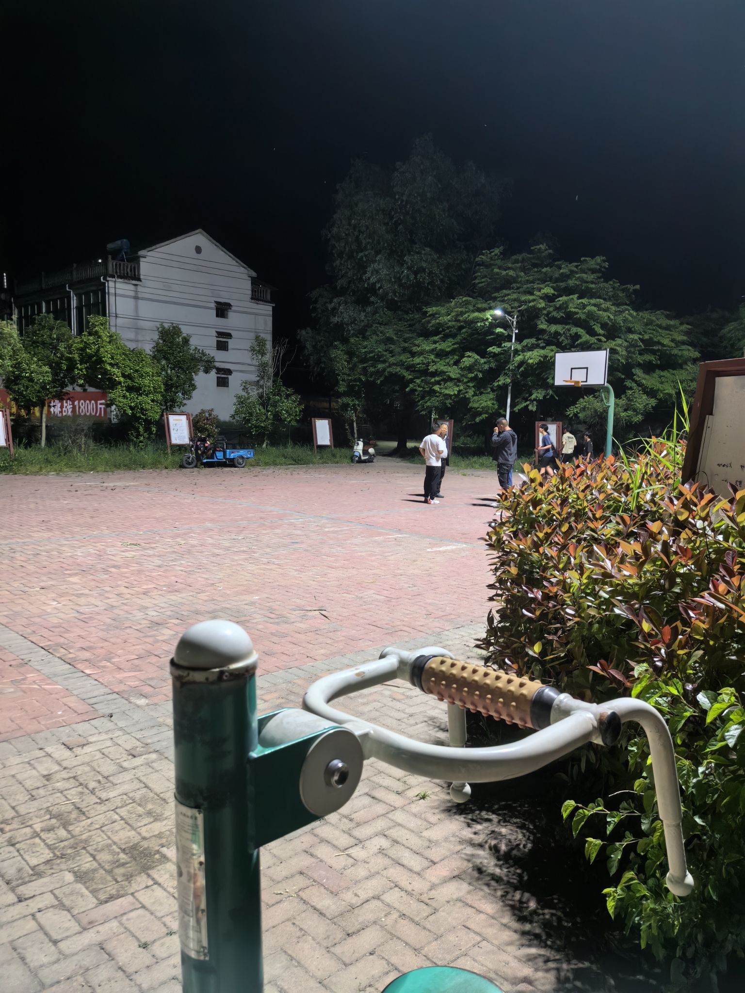 界沟村中心广场旅行图片 1
