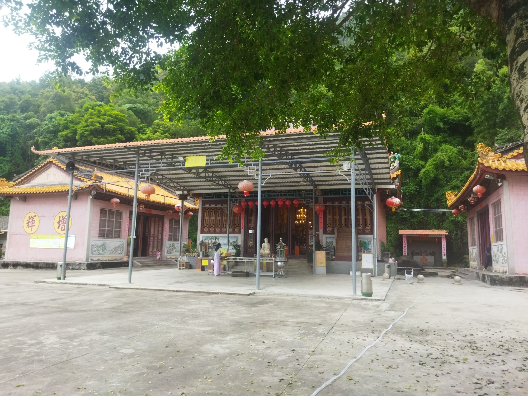 白石岩古寺实景照片