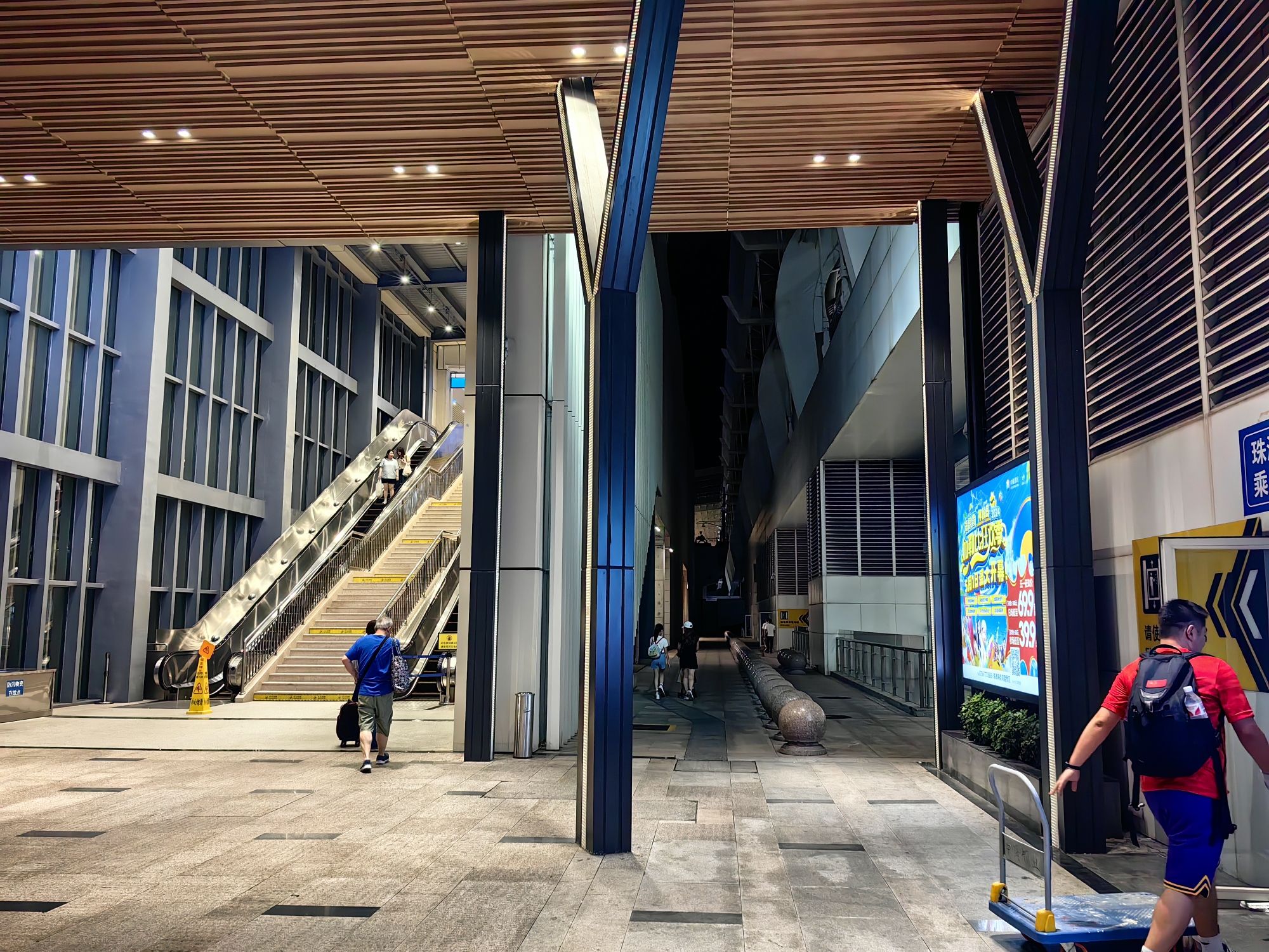 珠海站地下停车场