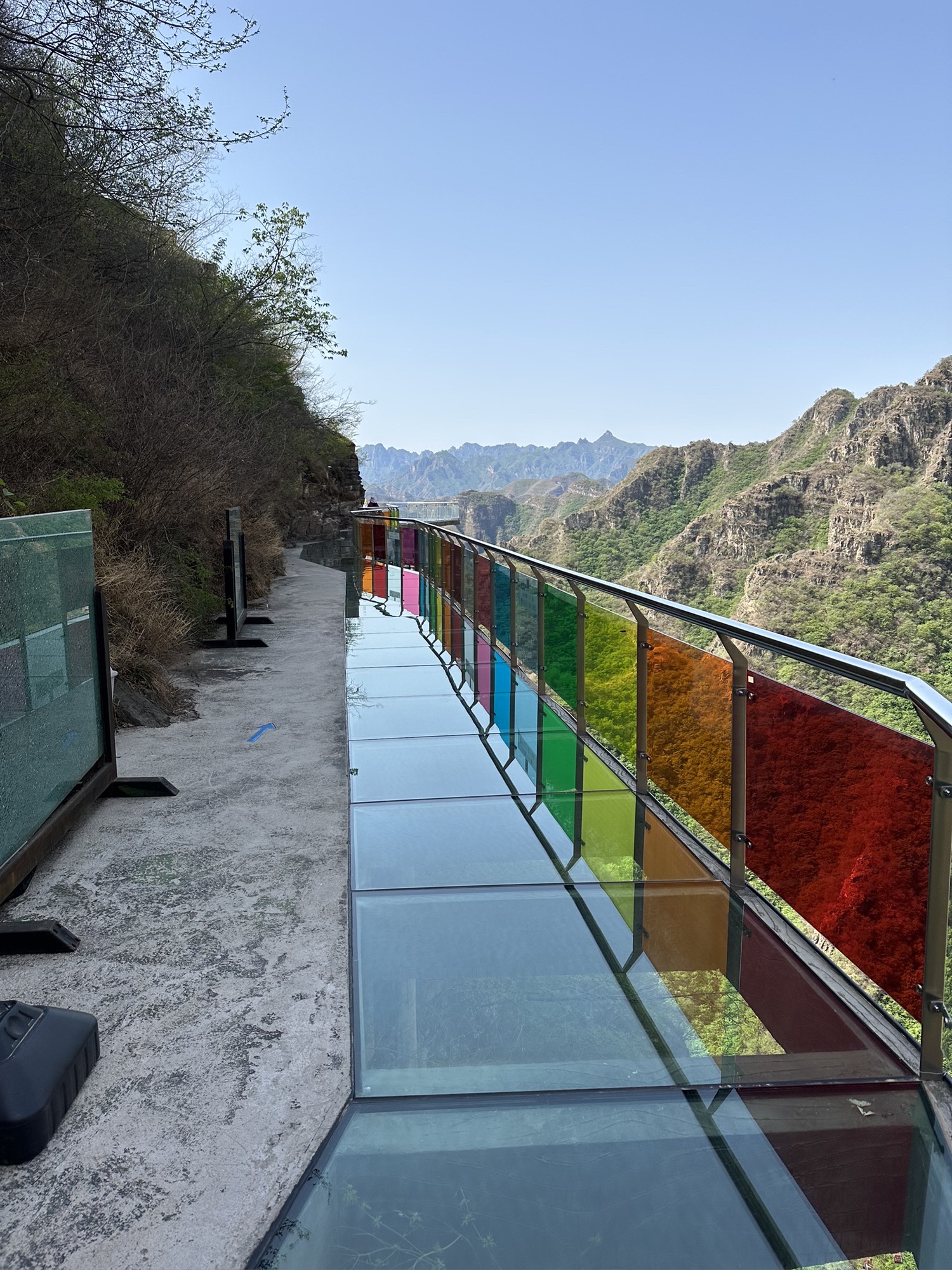 乐谷银滩峡谷漂流玻璃栈道