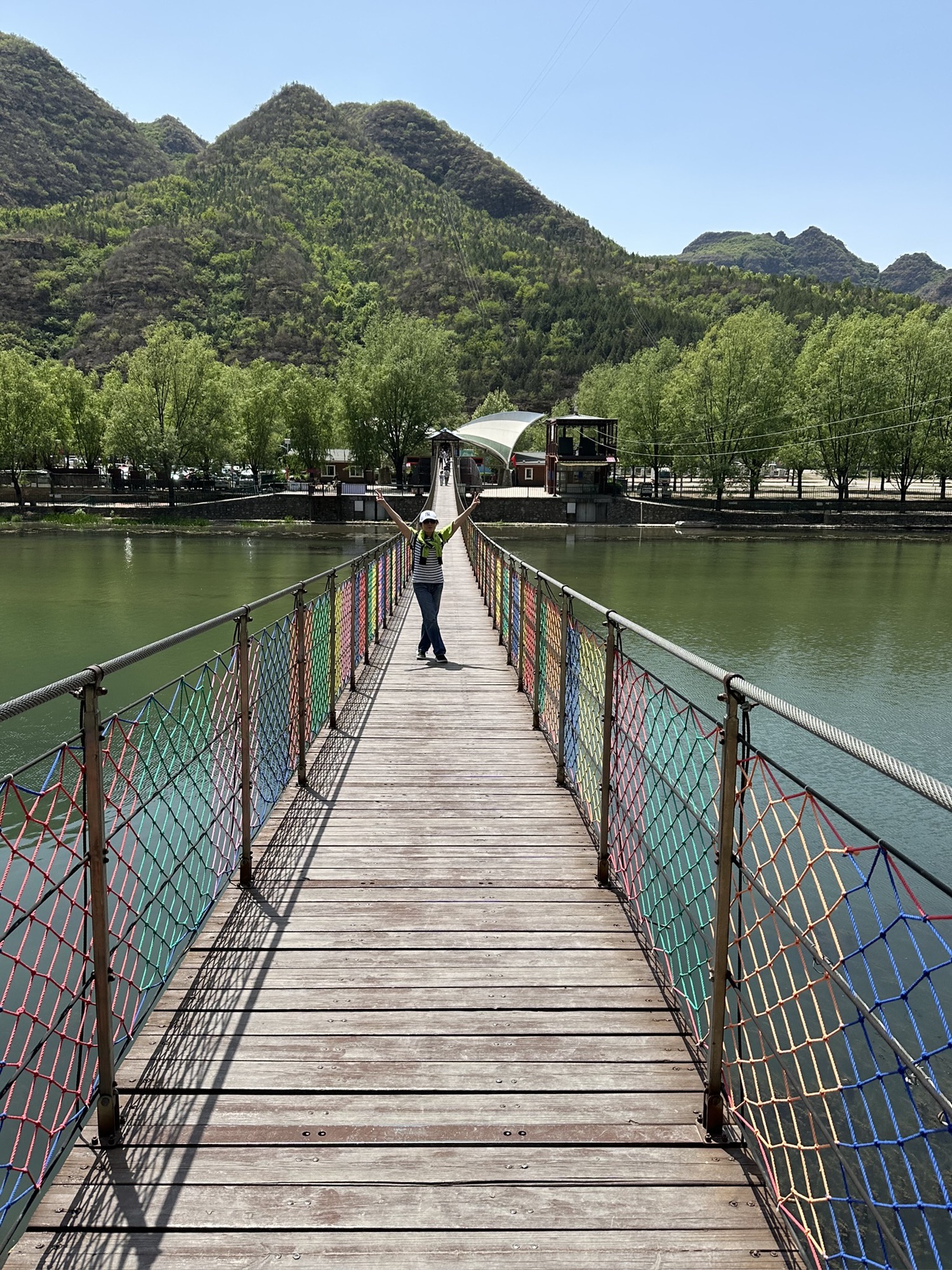 乐谷银滩峡谷漂流玻璃栈道