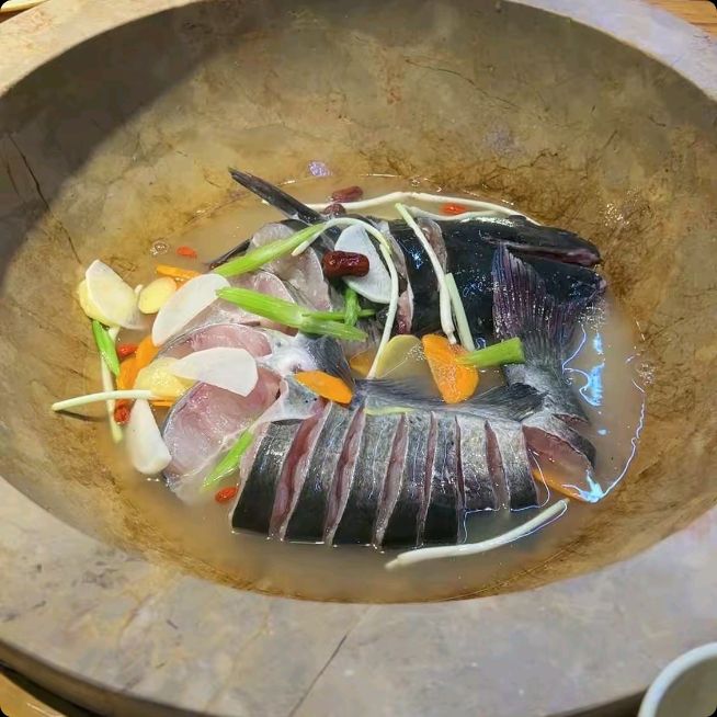 捞渔天下云南生态石锅鱼(联盟路店)