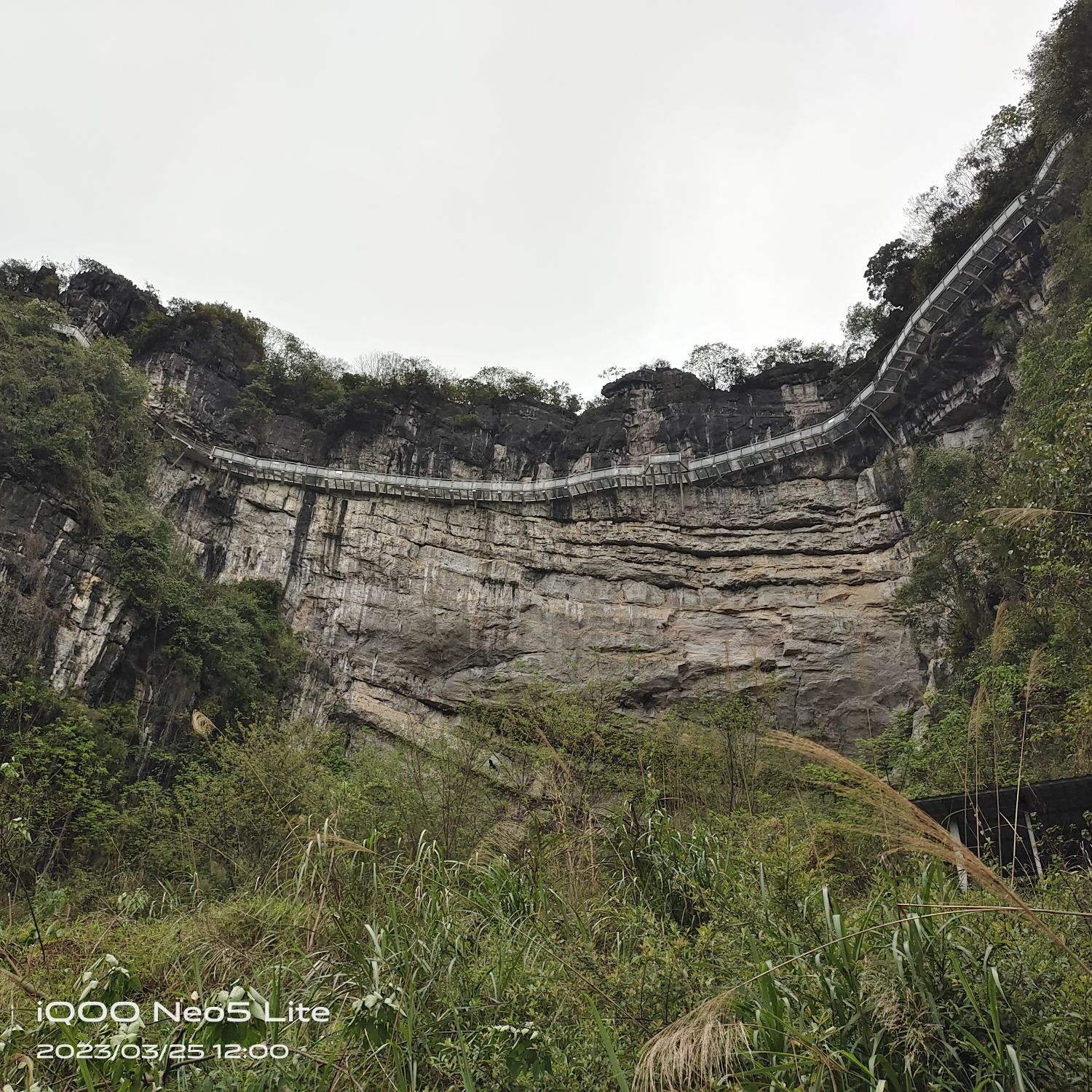 龙烈玻璃栈道景区旅行图片 3