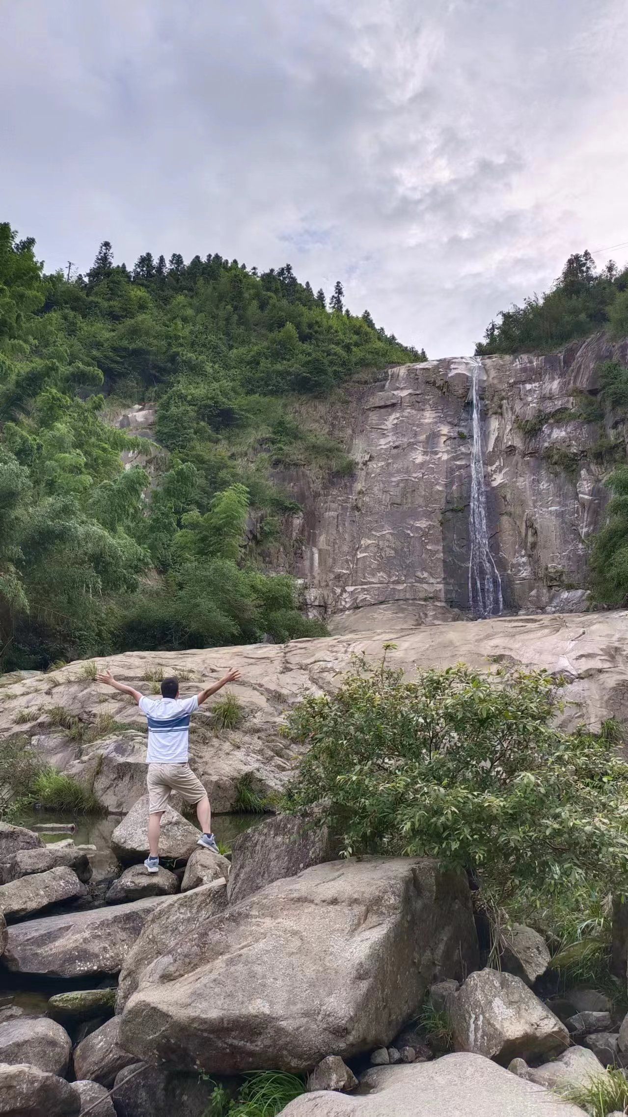 龙下瀑布旅行图片 1