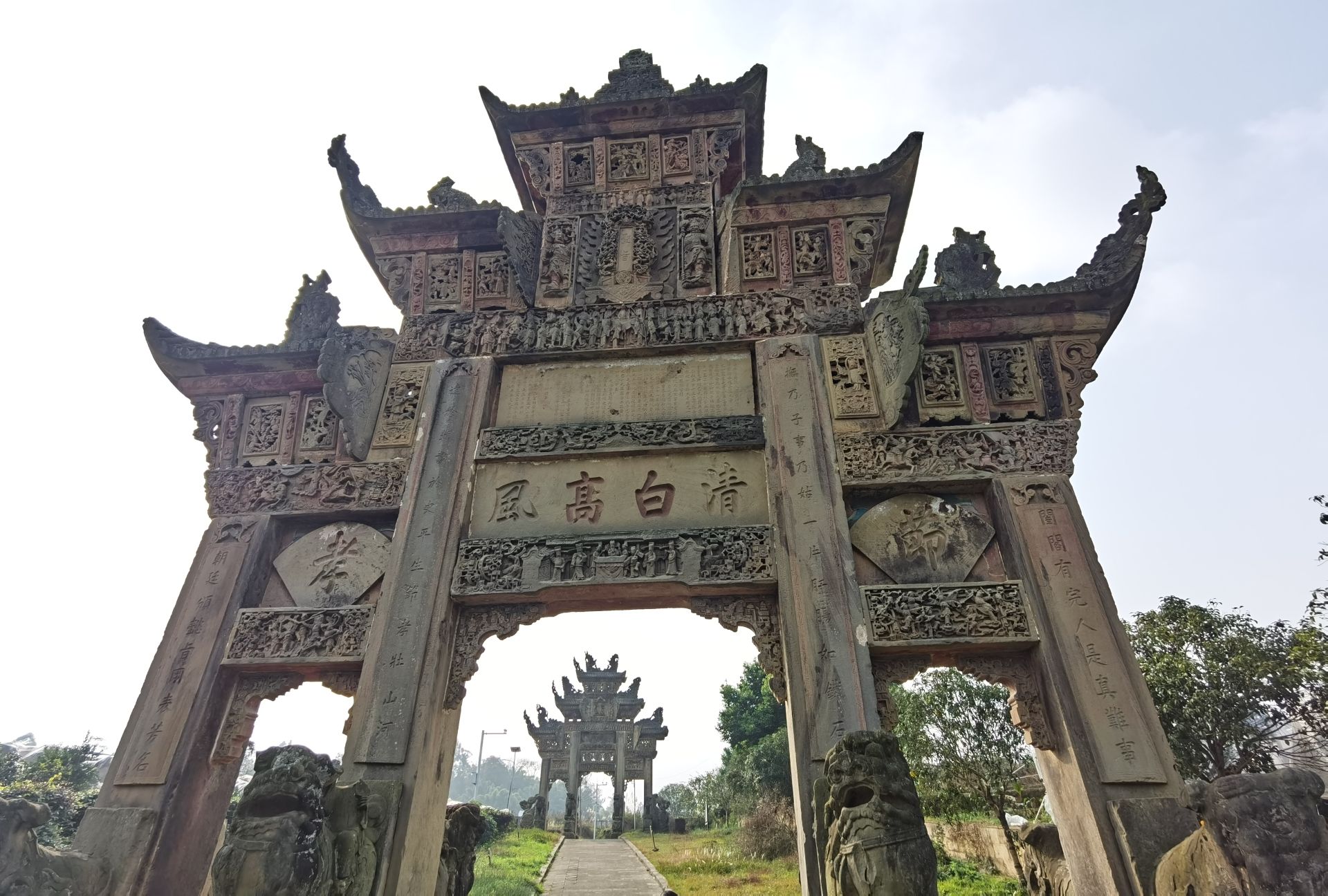 双堡牌坊旅行图片 1