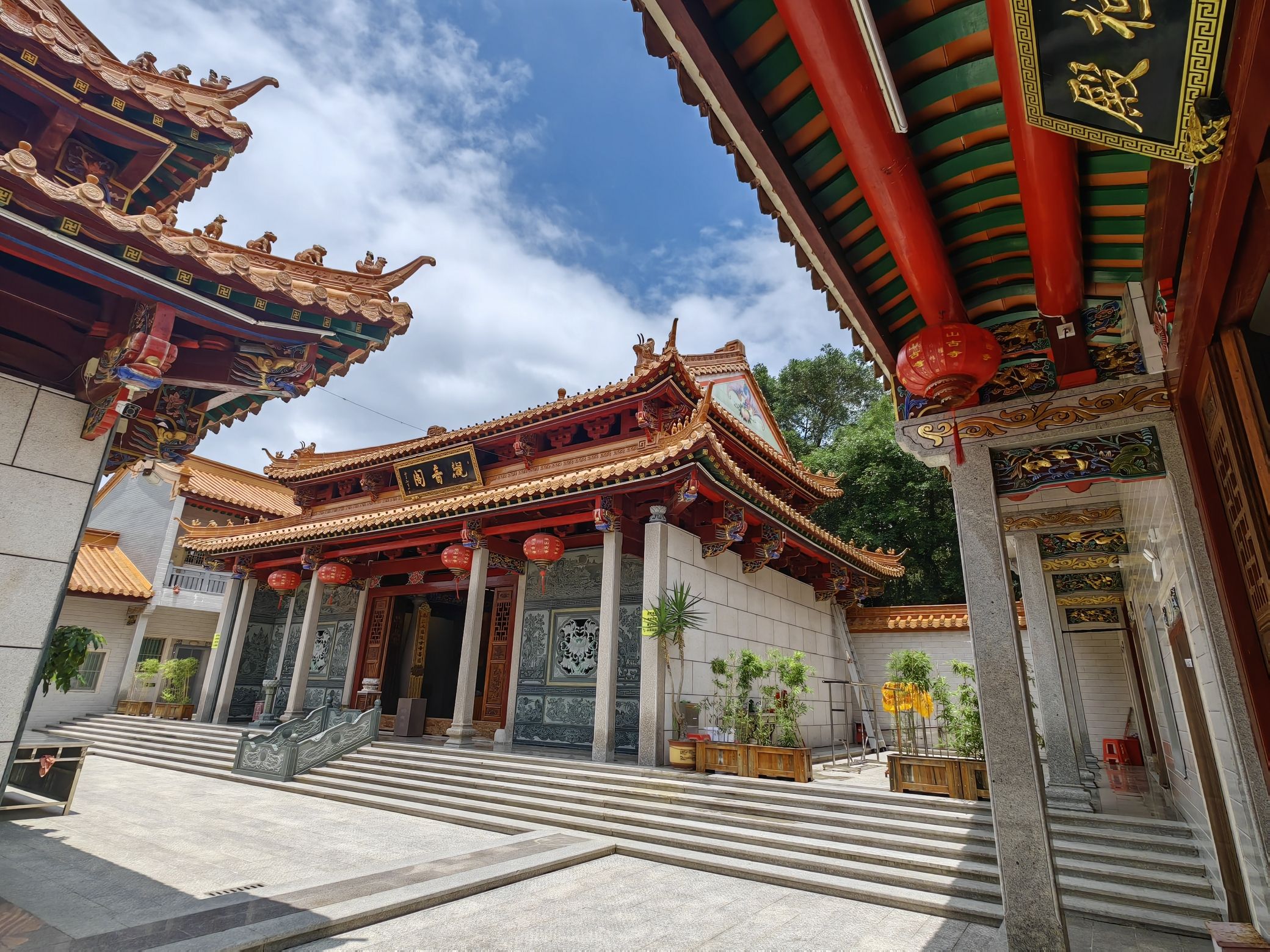 环山古寺实景照片