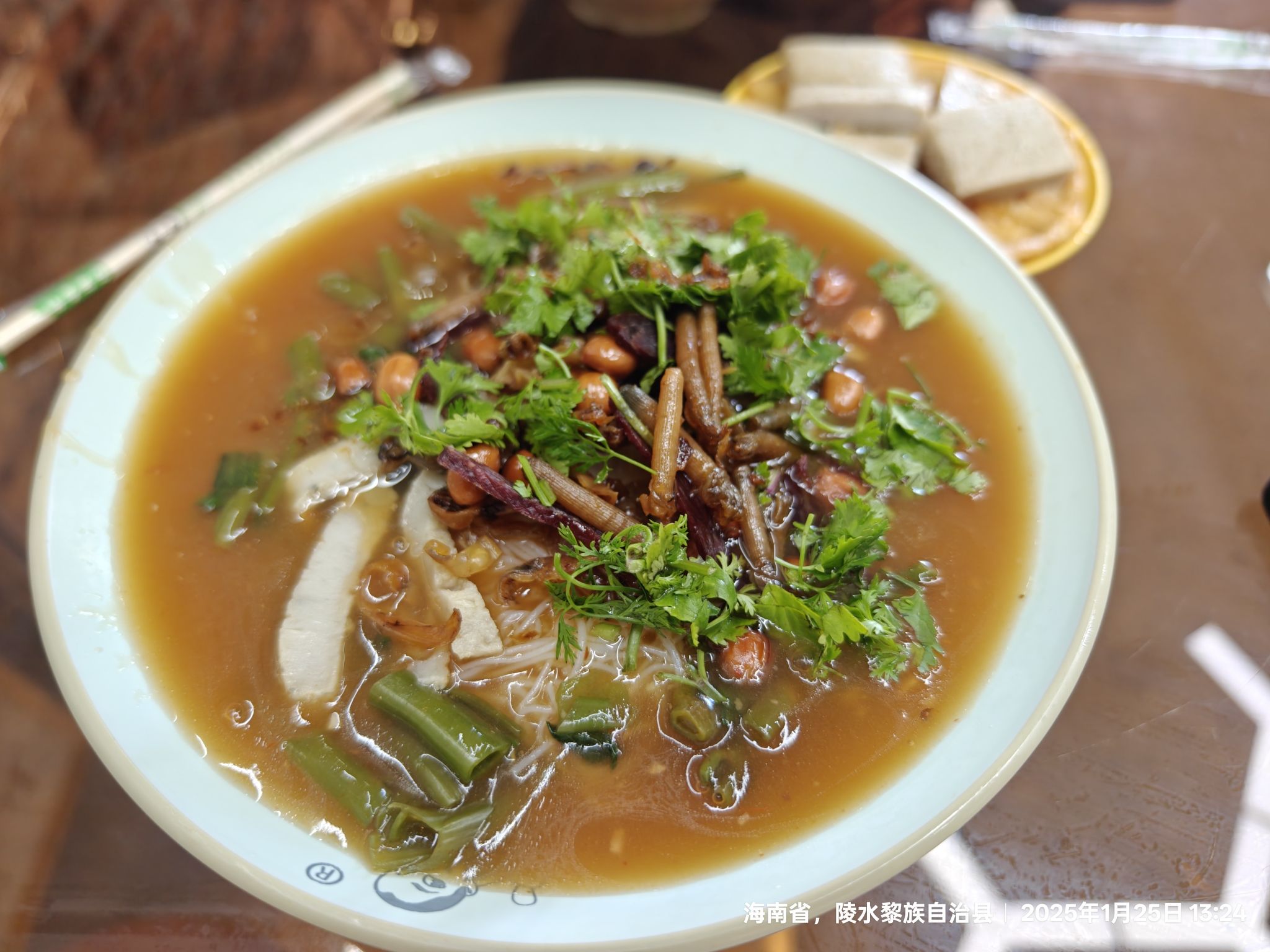萬同陵水酸粉(老车站店)