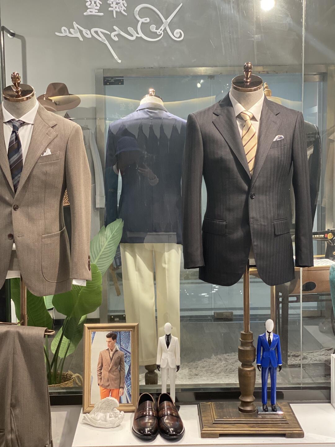 舜玺服饰高端定制展厅(南京江宁万达广场店)