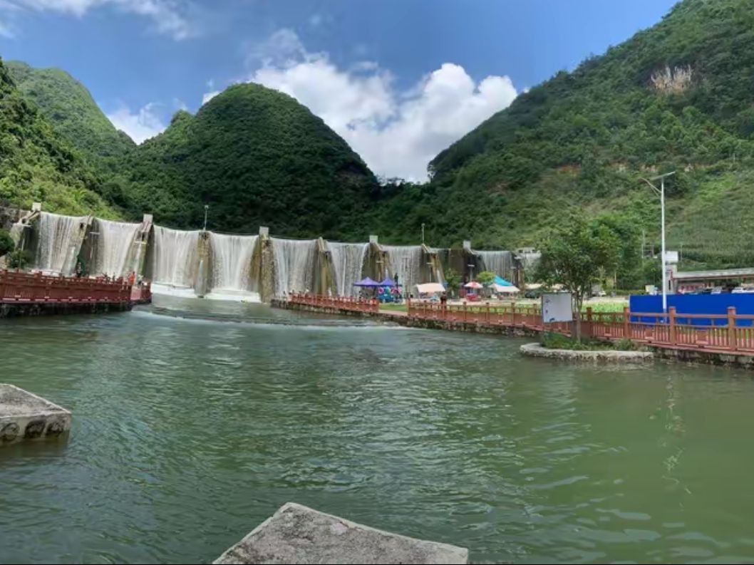 乐业县天鹅湖景区旅行图片 3