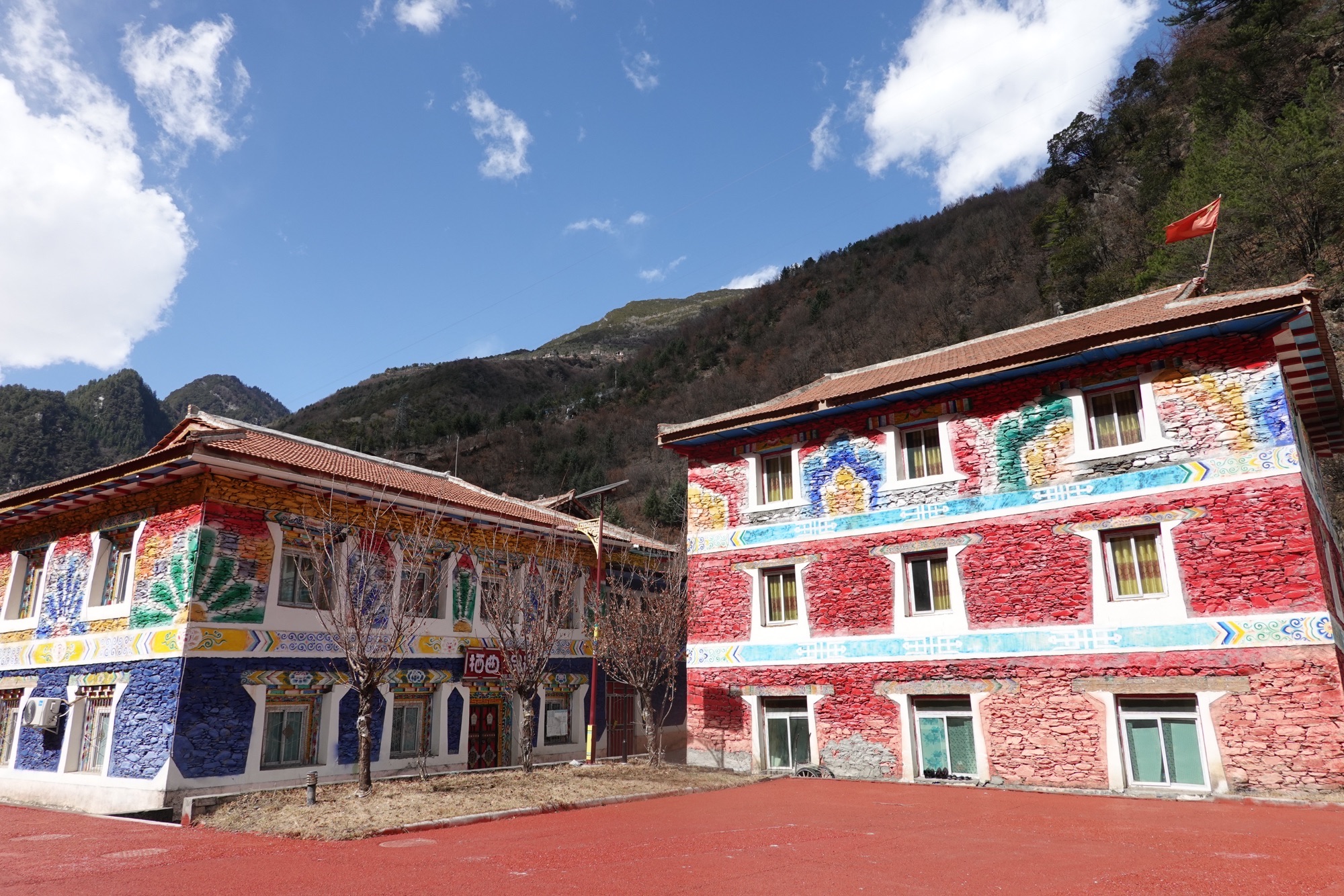 七彩甲足藏寨旅行图片