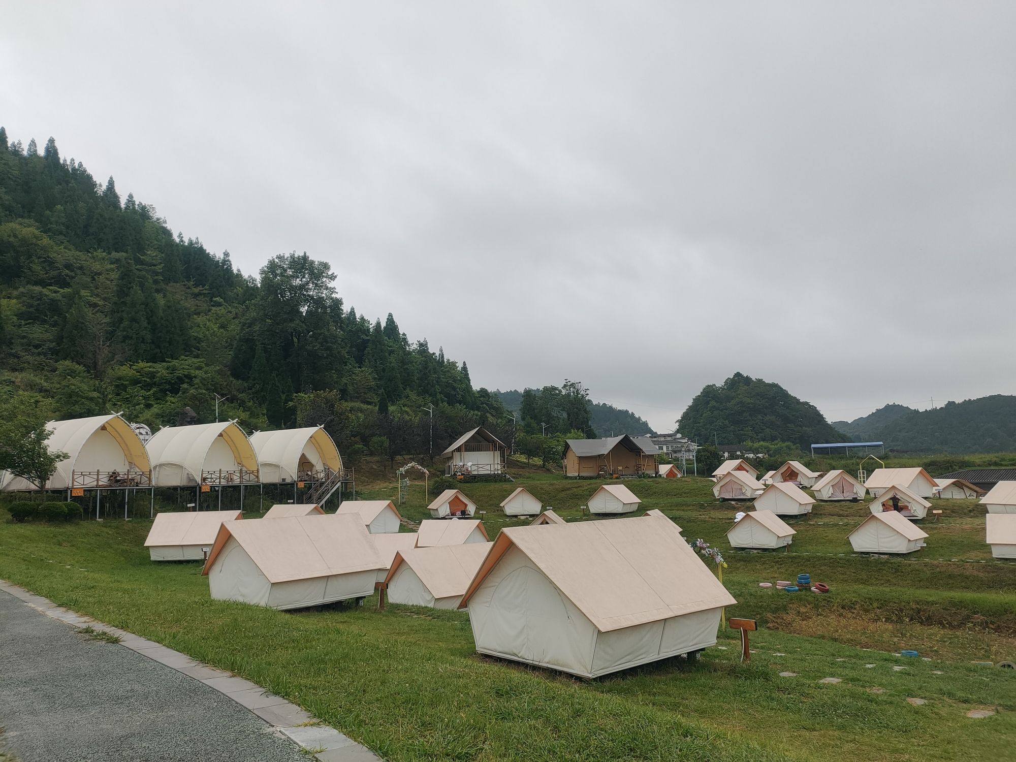 贵阳市高坡乡扰绕村露营基地