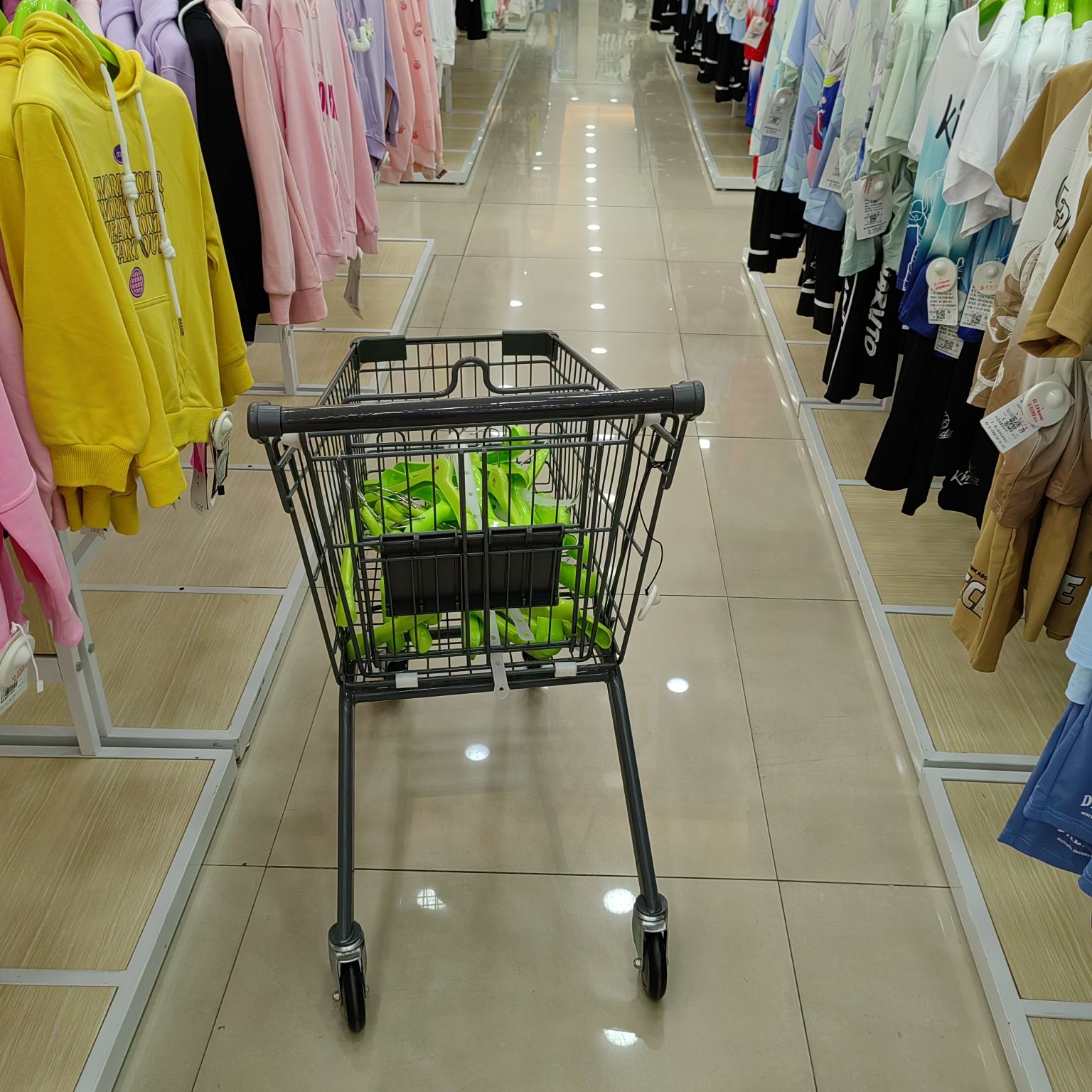 宝均好服饰(人民中路店)