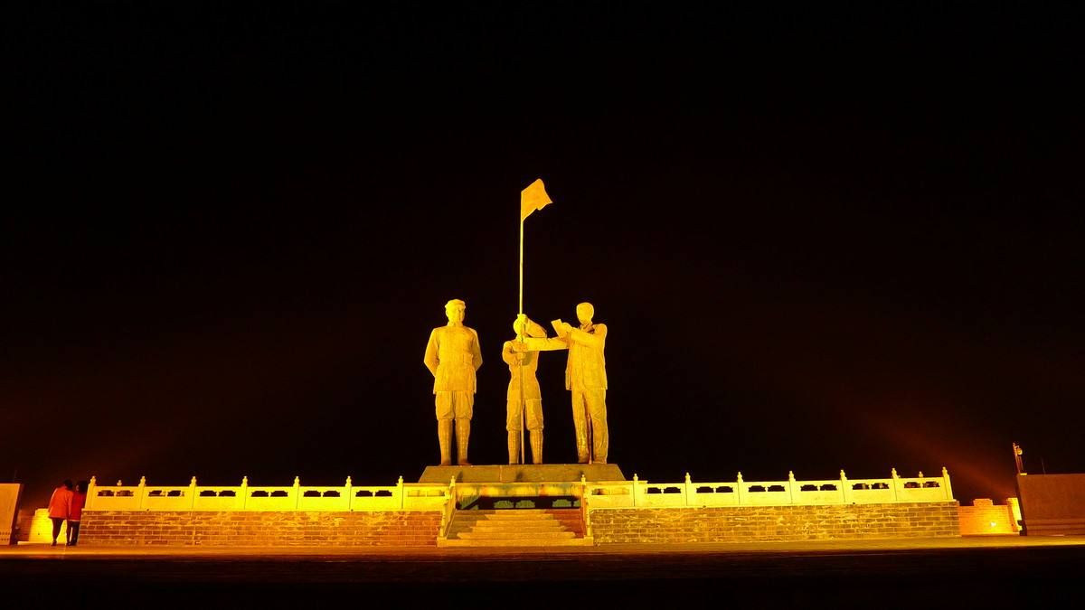 五原誓师广场旅行图片 1