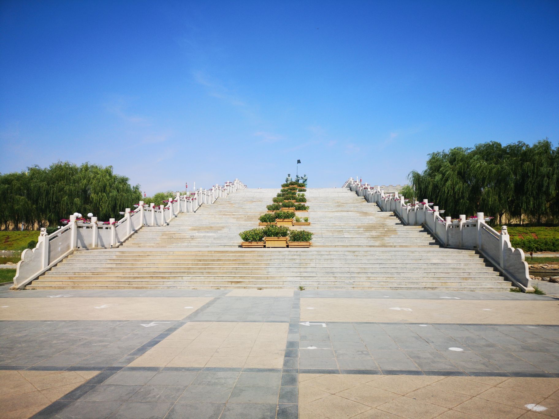 五原誓师广场旅行图片 3