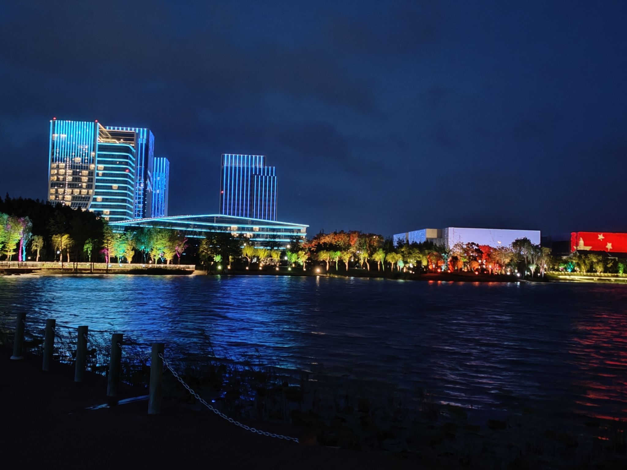 东鸣湖公园旅行图片 1