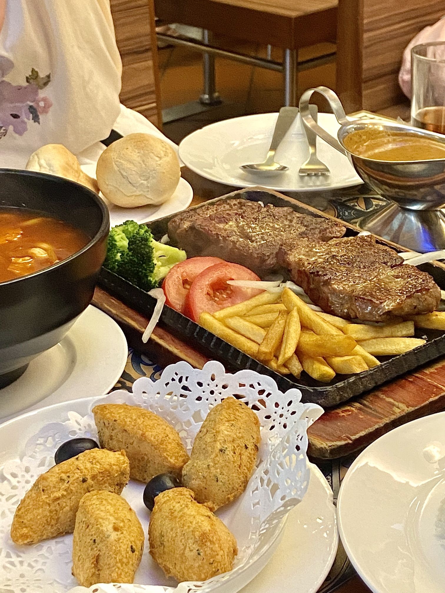 金福龙葡式牛扒茶餐厅