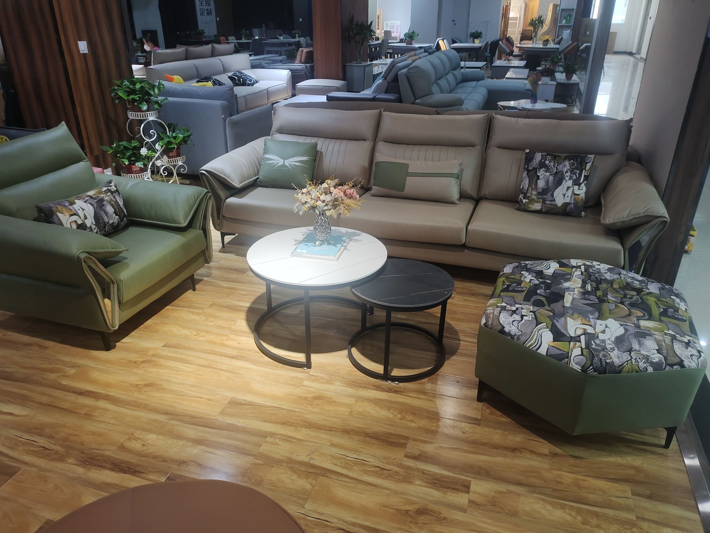 居然丽家家具建材广场(精英店)