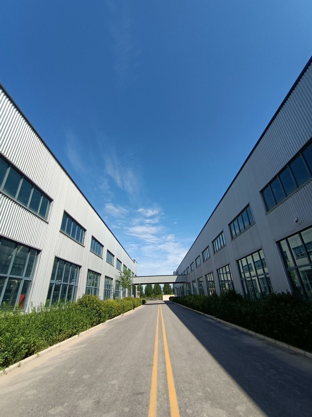 河北鸿熙服装制作有限公司