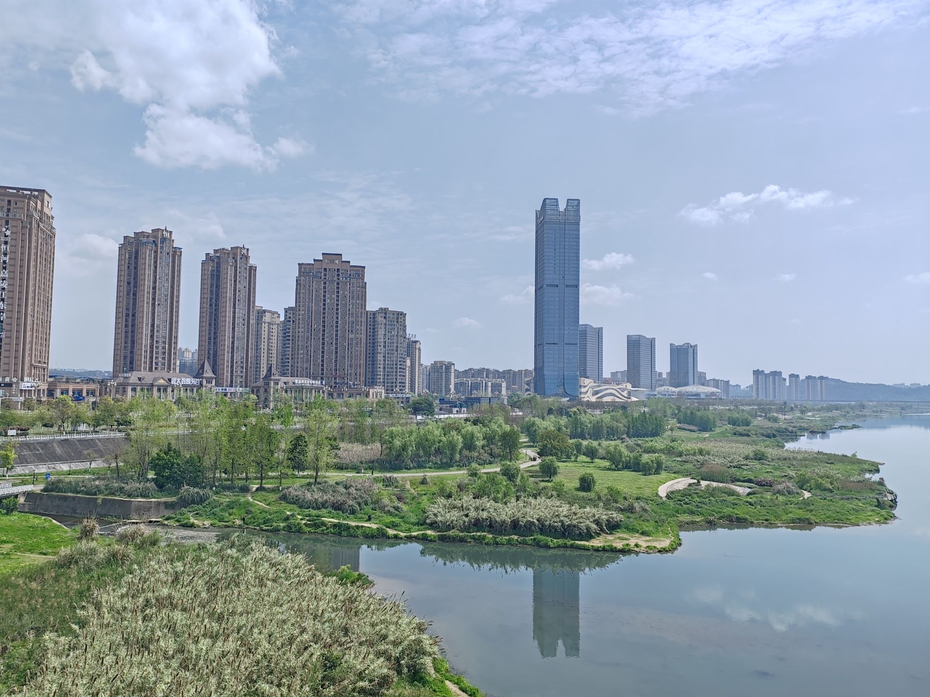嘉陵江下中坝缤纷水岸湿地公园