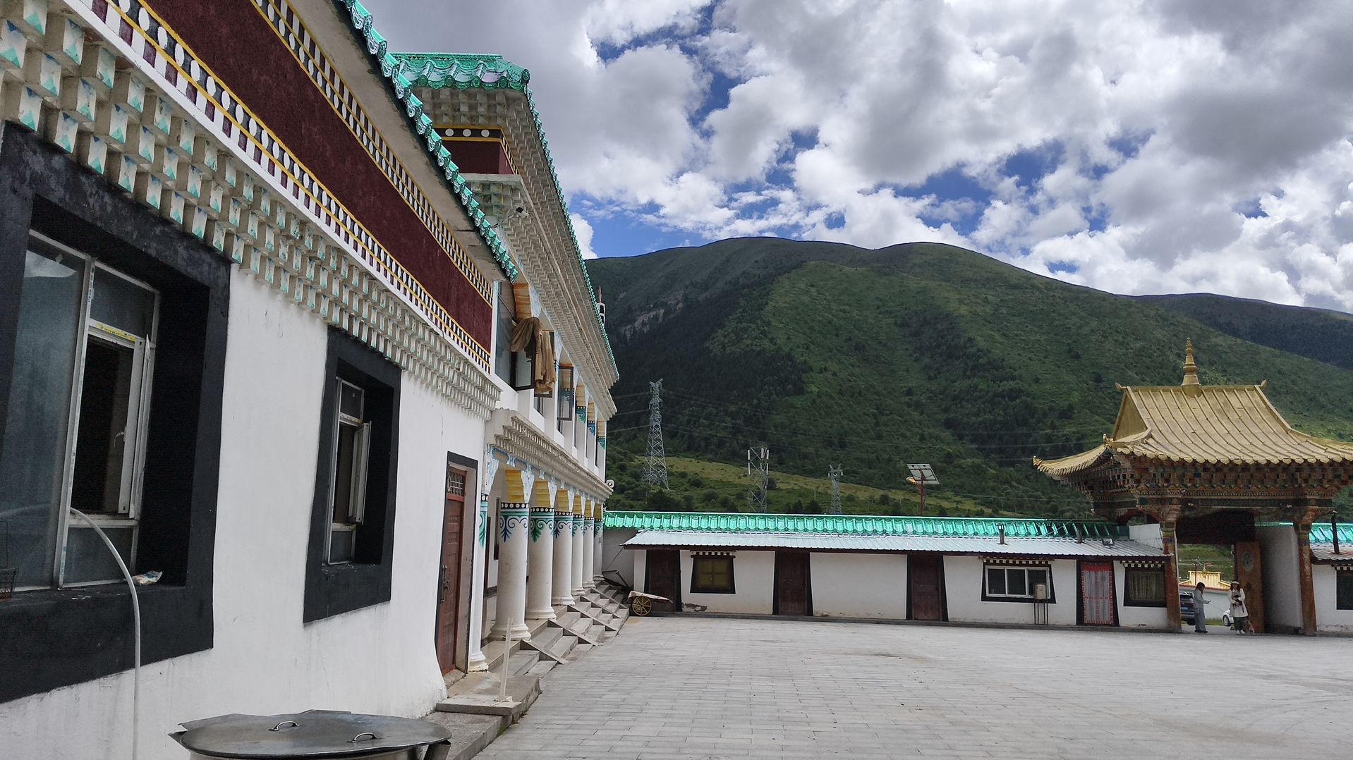 康玛尔寺实景照片