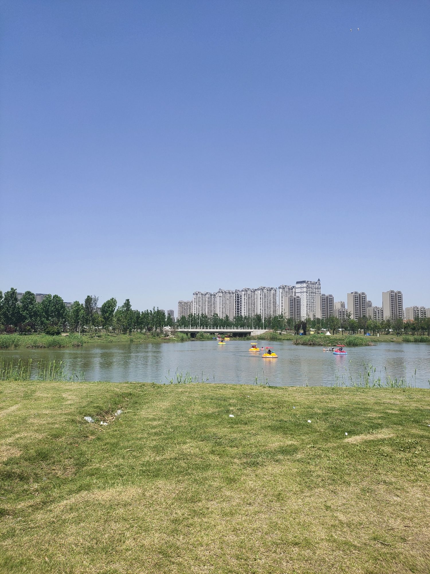 金鹏皇庆湖旅游度假区旅行图片 1