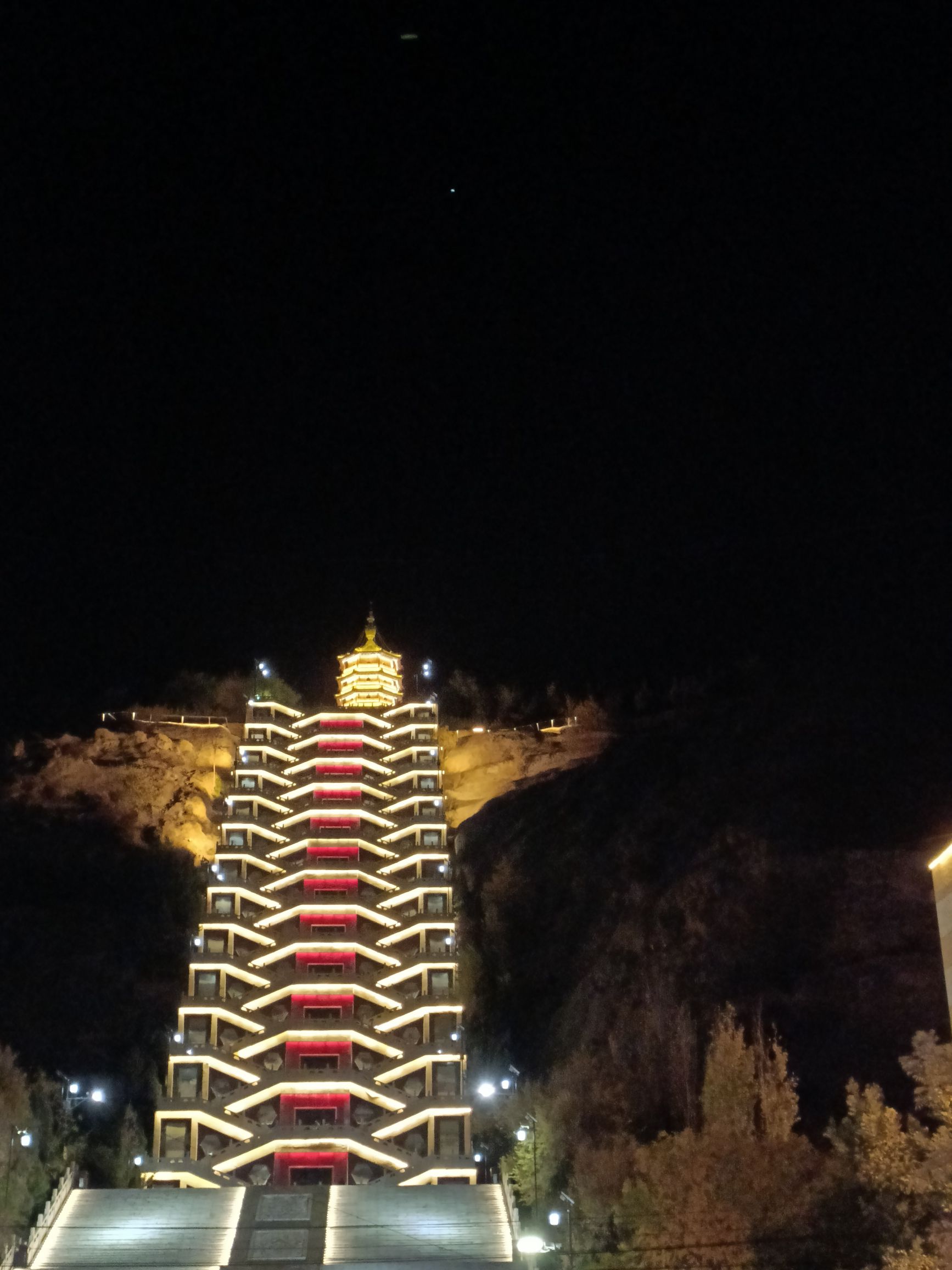 兴保塔旅行图片 1