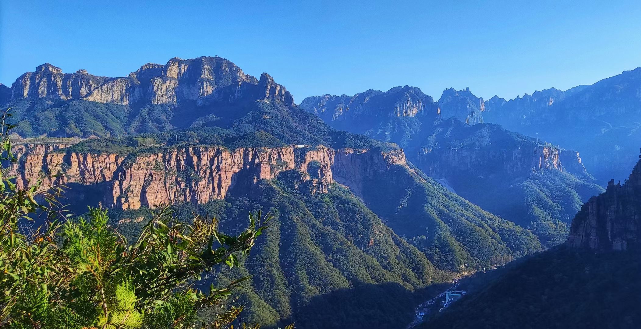 万仙山景区-赤壁丹崖