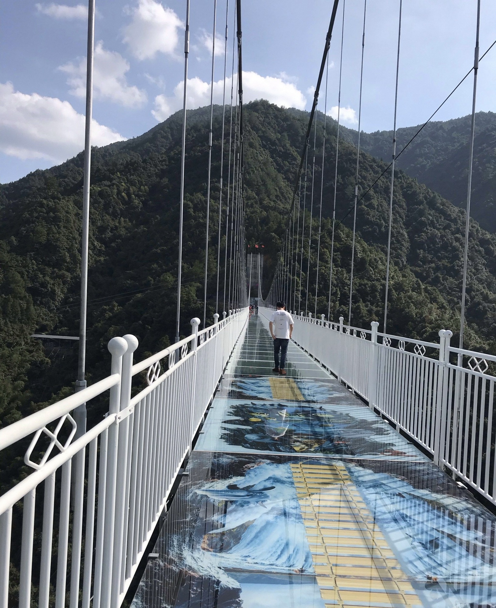 玻璃天桥