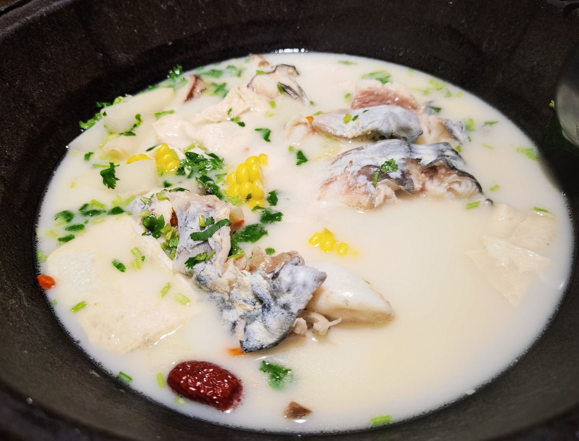 鲜潭蒸汽石锅鱼(北京越都荟店)