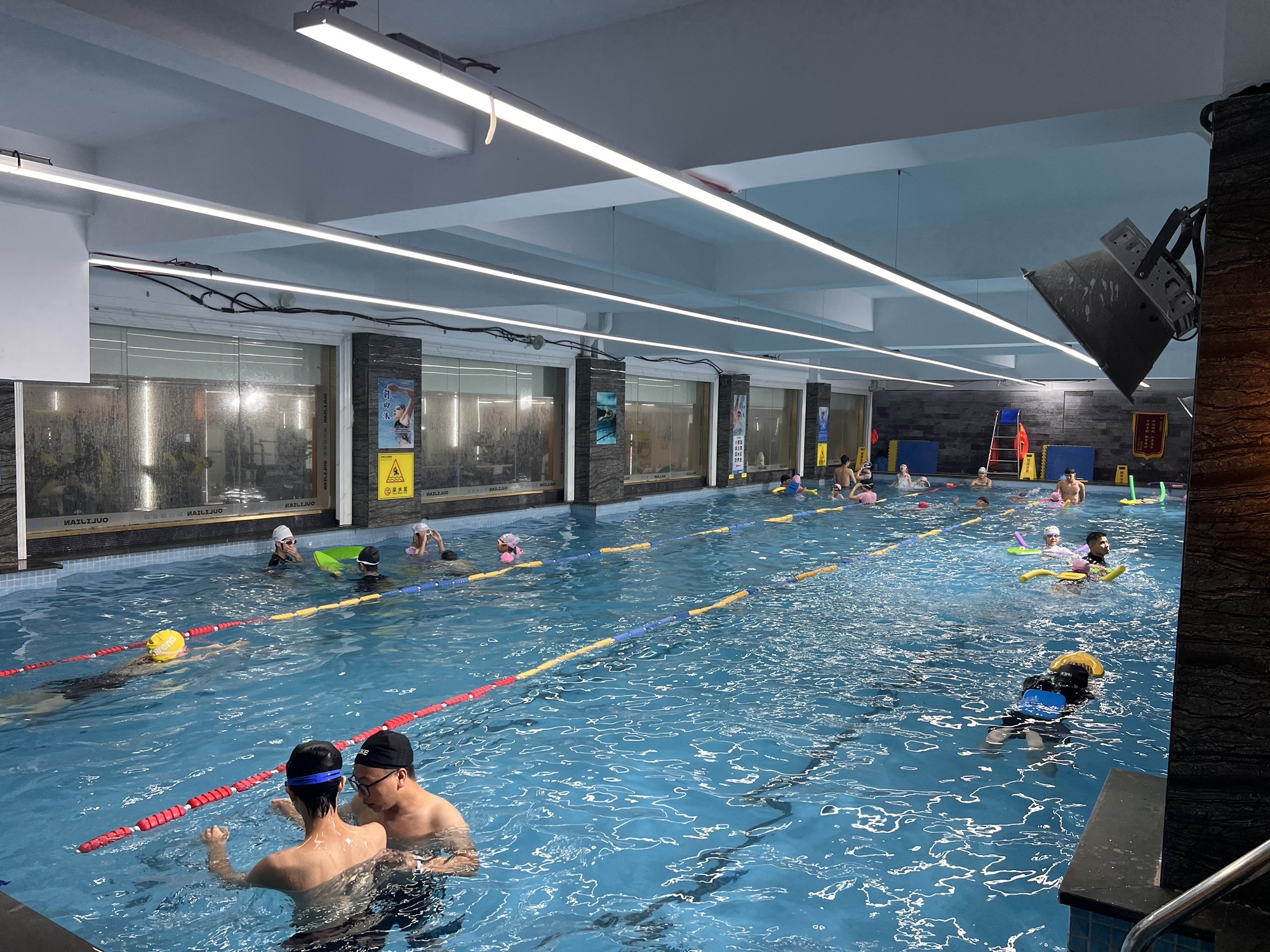 场地封面-欧力健游泳健身运动