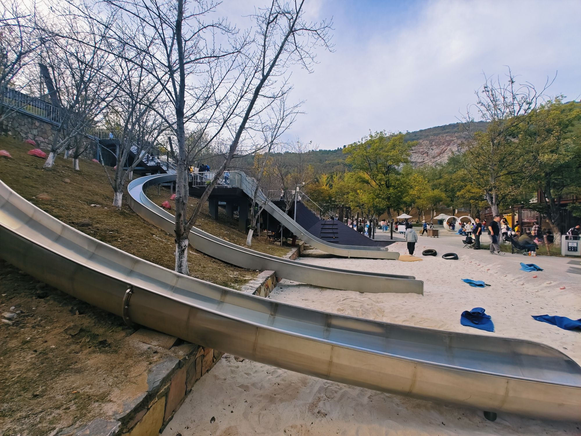 场地封面-矿野拾趣乐园