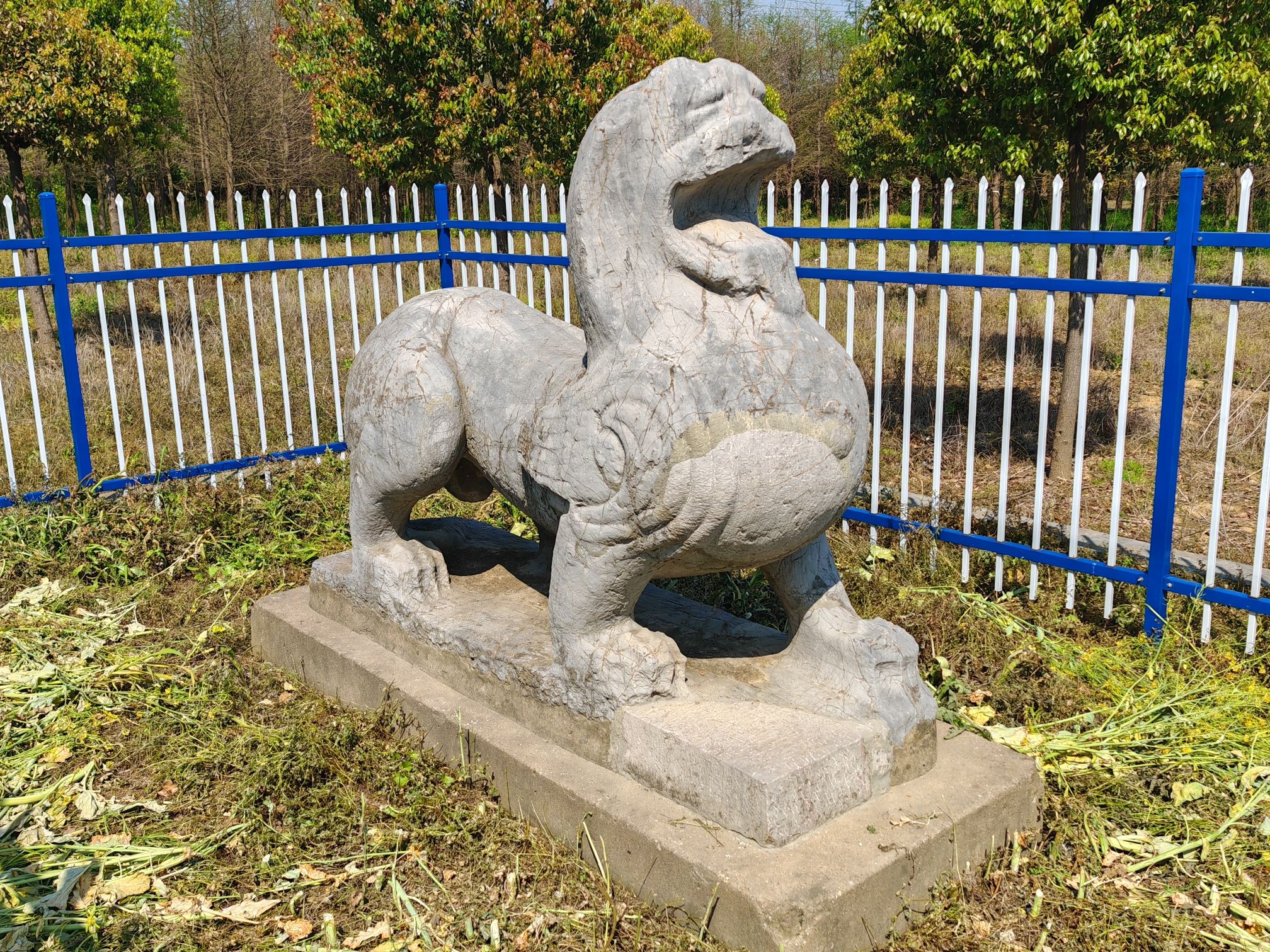 水经山村南朝失名墓石刻旅行图片 1